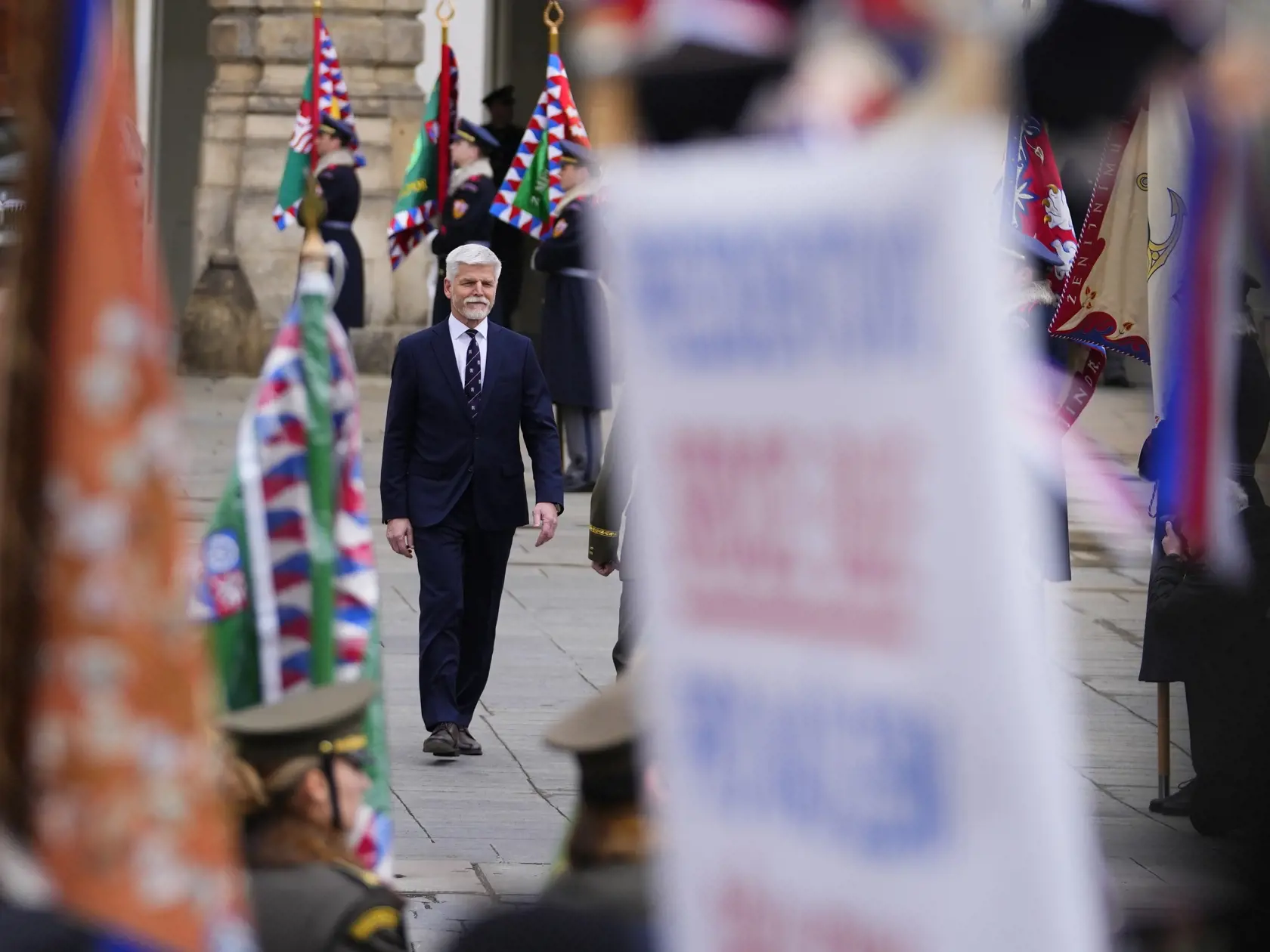 Nový český prezident Petr Pavel 
odchádza z Pražského hradu po jeho inaugurácii v Prahe 9. marca 2023. Armádny generál vo výslužbe Petr Pavel zložil na Pražskom hrade prezidentský sľub do rúk predsedu Senátu Parlamentu ČR Miloša Vystrčila a stal sa tak v poradí štvrtým prezidentom samostatnej Českej republiky. Informuje spravodajkyňa TASR v Prahe.