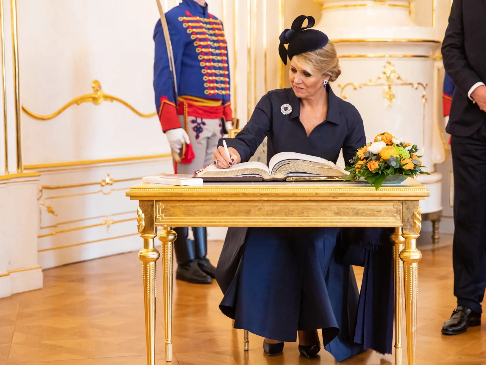 Prezidentka SR Zuzana Čaputová privítala v Prezidentskom paláci holandského kráľa Viliama-Alexandra a kráľovnú Máximu na oficiálnej trojdňovej návšteve. Na snímke je Máxima.