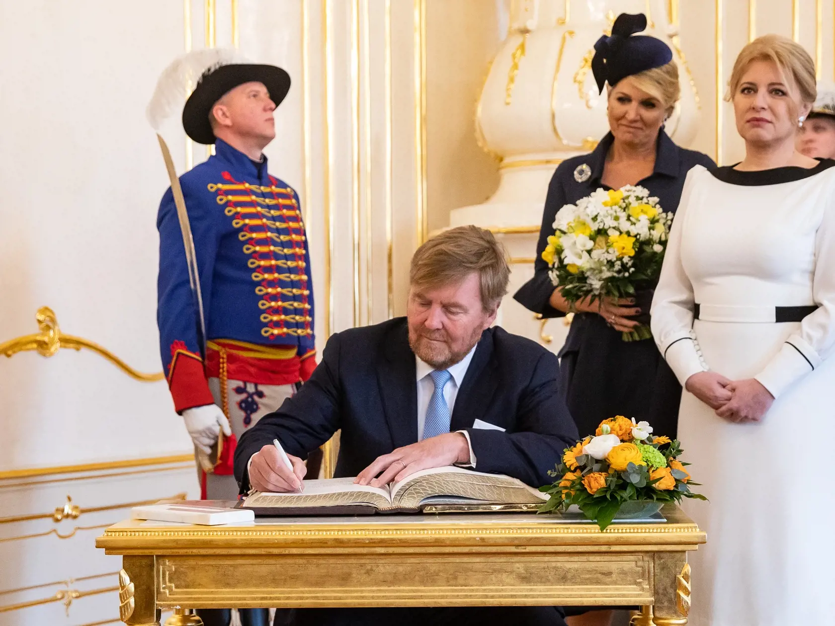 Prezidentka SR Zuzana Čaputová privítala v Prezidentskom paláci holandského kráľa Viliama-Alexandra a kráľovnú Máximu na oficiálnej trojdňovej návšteve. Na snímke je Zuzana Čaputová a Viliam Alexander.