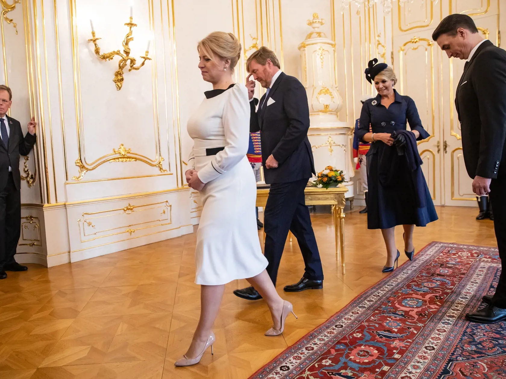 Prezidentka SR Zuzana Čaputová privítala v Prezidentskom paláci holandského kráľa Viliama-Alexandra a kráľovnú Máximu na oficiálnej trojdňovej návšteve. Na snímke je Zuzana Čaputová a Viliam Alexander.