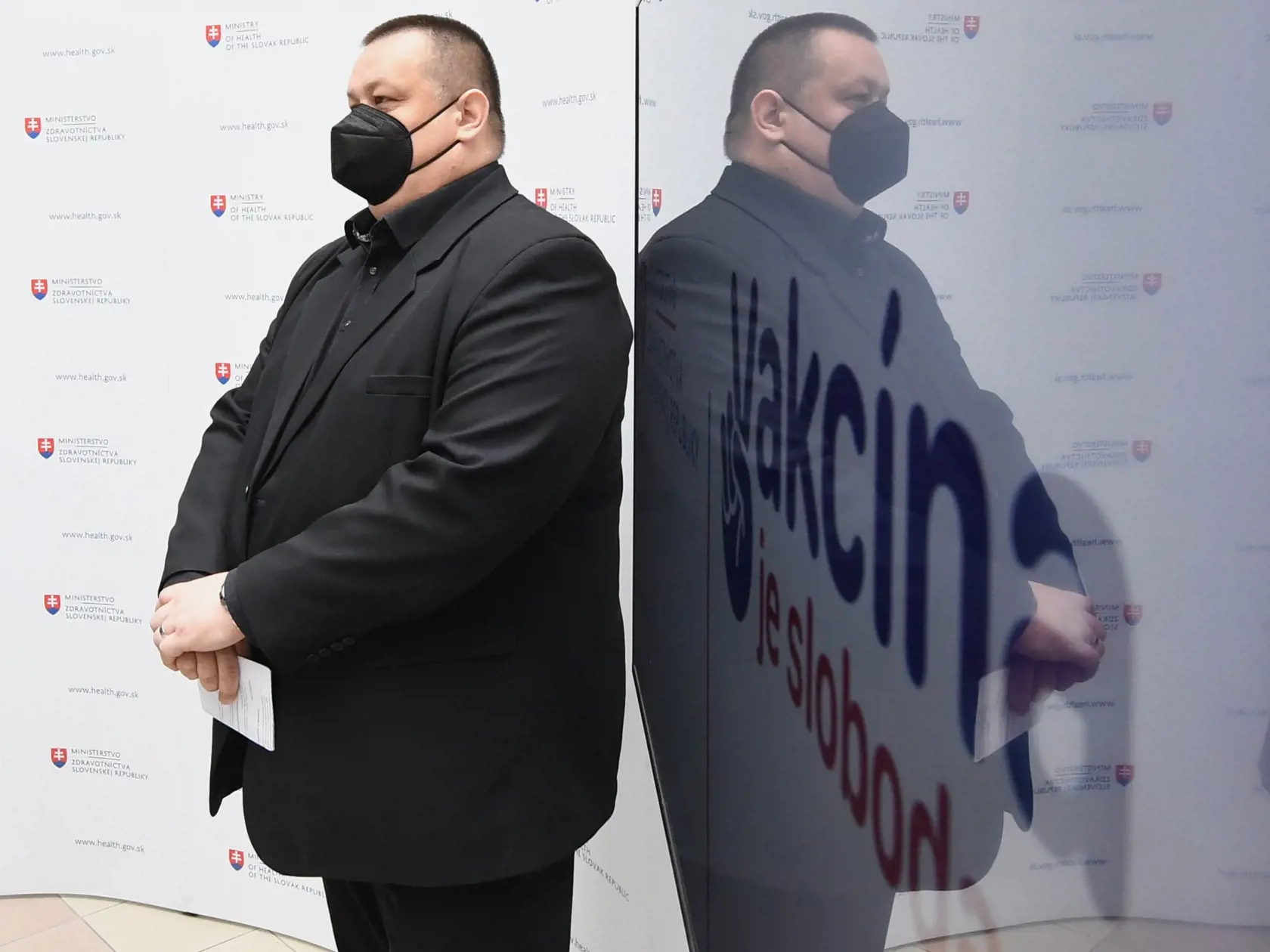Na snímke hlavný hygienik SR Ján Mikas.