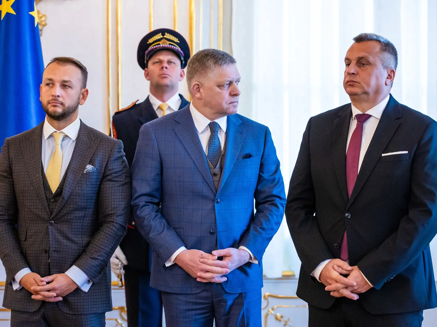 Stretnutie politických strán k zahraničnopolitickej orientácii Slovenska s prezidentom SR v prezidentskom paláci. Na snímke je minister vnútra Matúš Šutaj Eštok, predseda vlády SR Robert Fico, Andrej Danko.