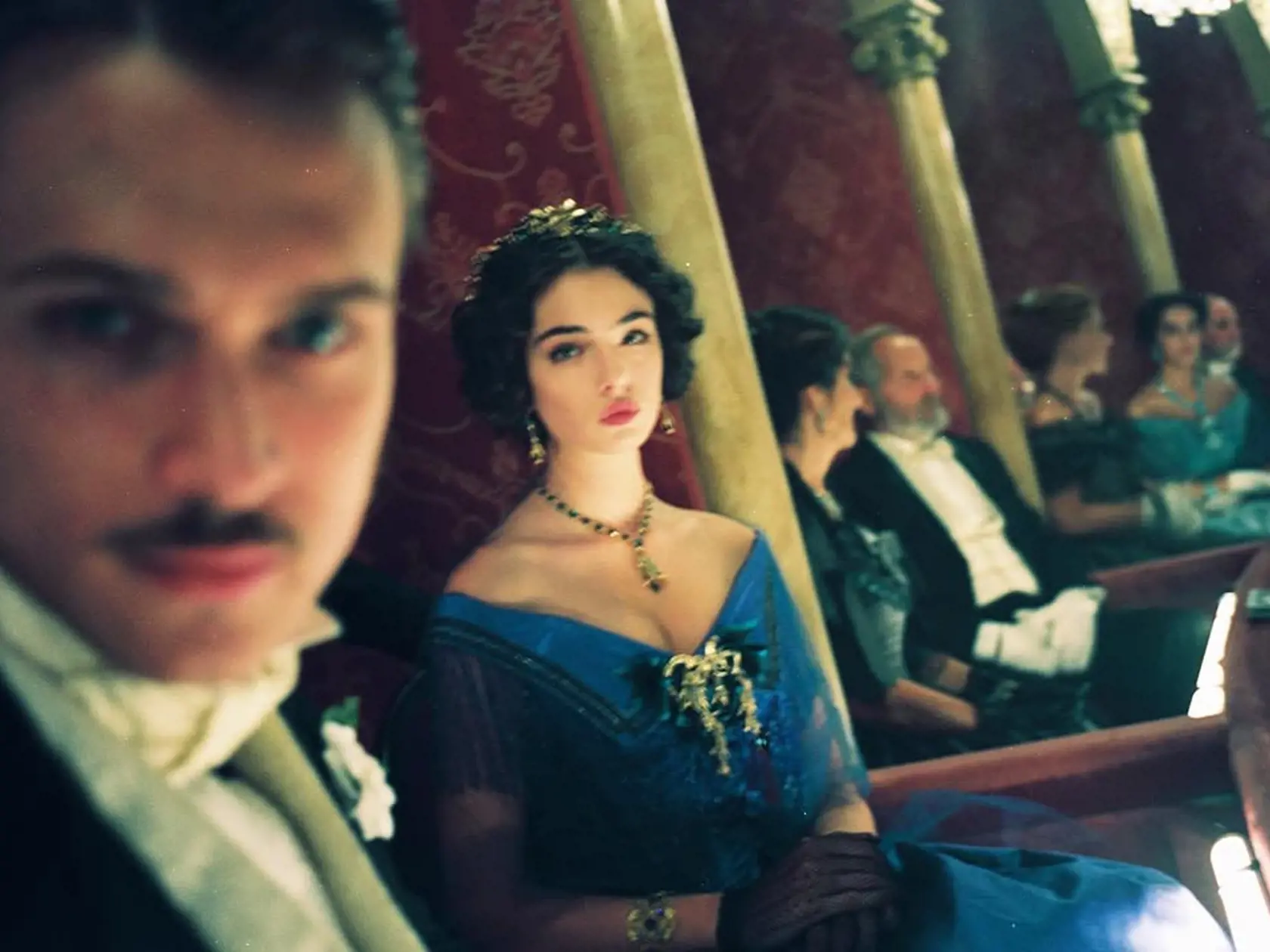 Deva v novom historickom seriáli na Netflixe Gepard. Pokračuje v maminých šľapajach. Monica Bellucci je na ňu hrdá!