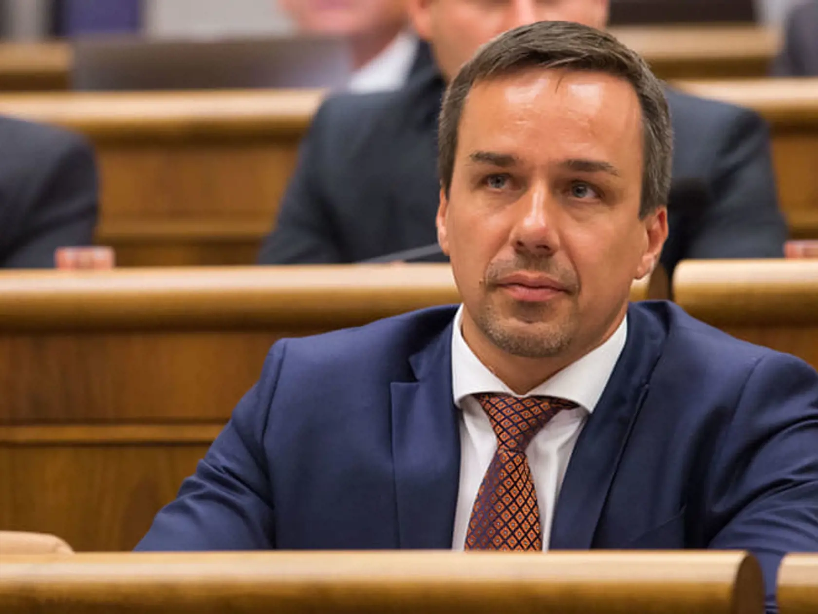 Erik Tomáš, minister práce, okuliare kedysi nepotreboval. Prvýkrát si ich nasadil až v roku 2020.