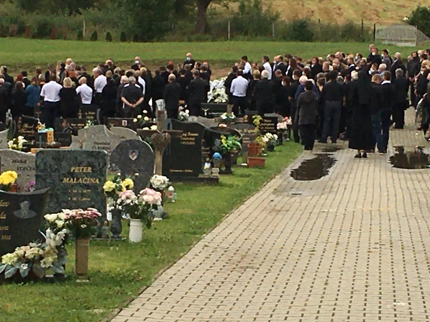 Stropkov päť pohrebov v jeden deň nezažil.