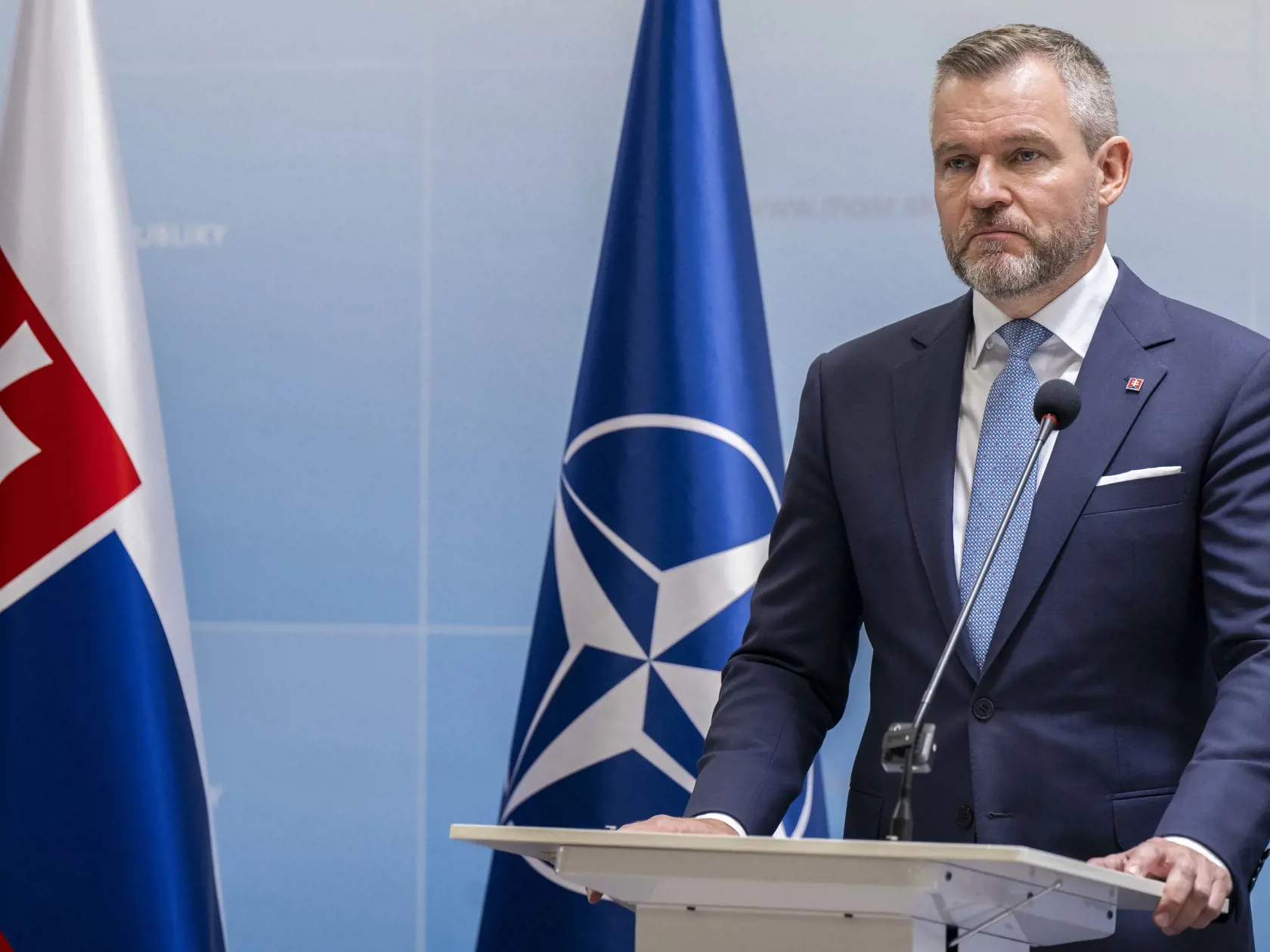 Na snímke hlavný veliteľ Ozbrojených síl SR a prezident SR Peter Pellegrini počas tlačovej konferencie, ktorá sa konala po návšteve na pôde  ministerstva obrany v Bratislave v stredu 24. júla 2024.