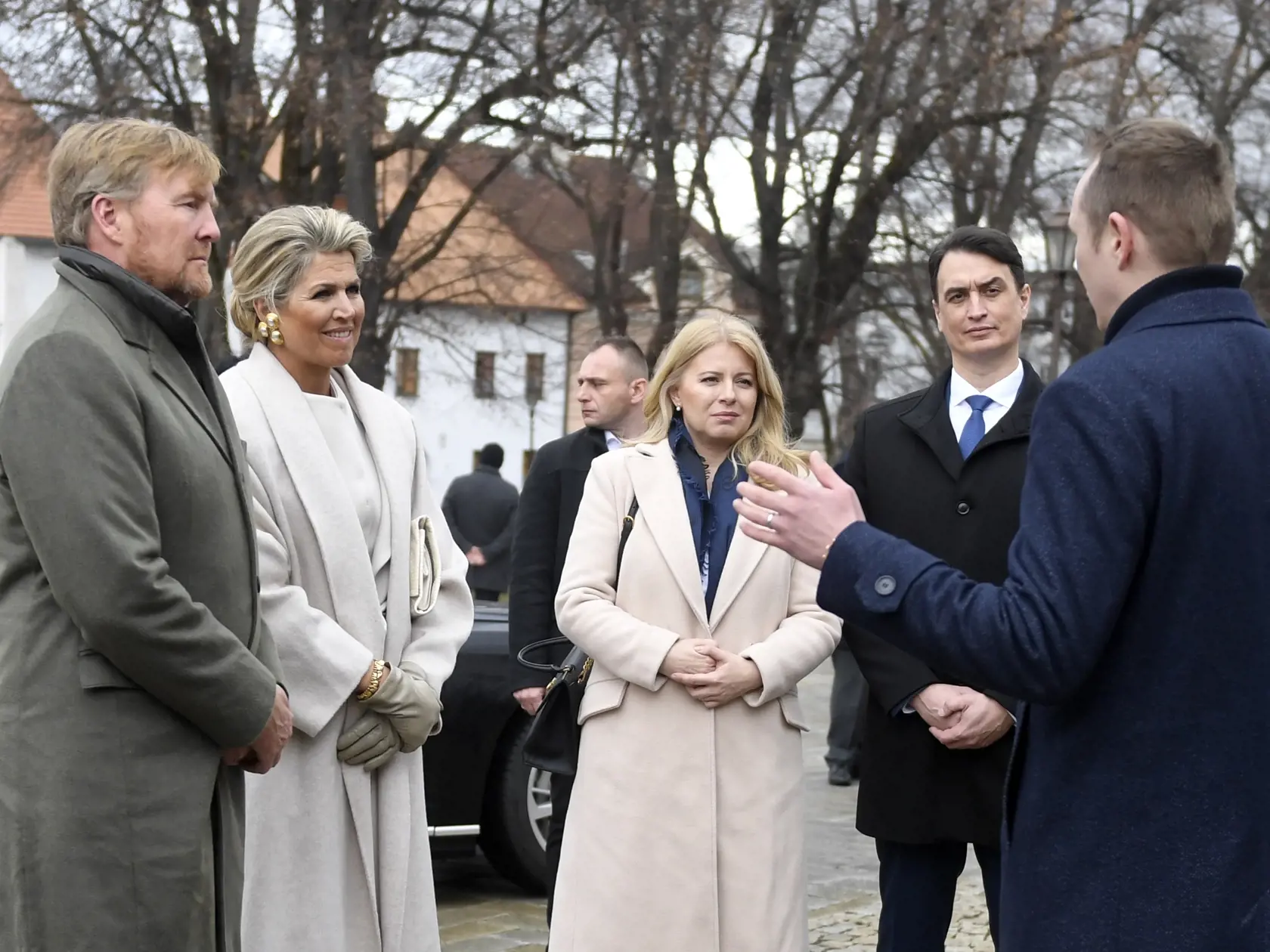 Holandský kráľovský pár zakončil trojdňovú návštevu Slovenska programom v Poprade, Liptovskom Mikuláši a Tatranskom národnom parku vo štvrtok 9. marca 2023. Na Slovensko pricestoval  v utorok na pozvanie prezidentky SR Zuzany Čaputovej. Hlavnými témami návštevy boli otázky právneho štátu a ochrany klímy vrátane prechodu na obehové hospodárstvo, ako aj podpora inklúzie a rozmanitosti v spoločnosti. Išlo o prvú kráľovskú návštevu na Slovensku takmer po 13 rokoch. Na snímke zľava holandský kráľ Vil