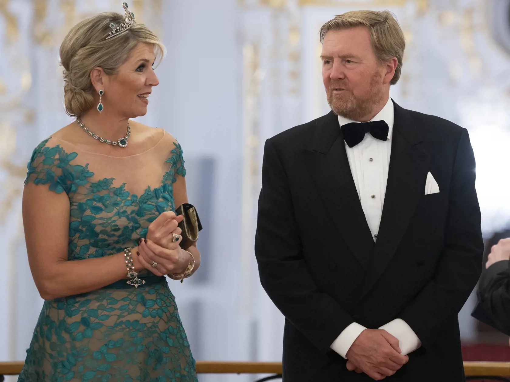 Prezidentka SR Zuzana Čaputová privítala na Slovensku holandského kráľa Viliama Alexandra s kráľovnou Maximou v utorok 7. marca 2023. Ich oficiálna návšteva Slovenska potrvá do štvrtka 9. marca. Okrem Bratislavy navštívi kráľovský pár aj Poprad, Liptovský Mikuláš a Tatranský národný park. Na snímke holandská kráľovná Maxima a holandský kráľ Viliam Alexander počas štátnej večere podávanej prezidentkou SR Zuzanou Čaputovou pri príležitosti návštevy holandského kráľovského páru 7. marca 2023 v Brat