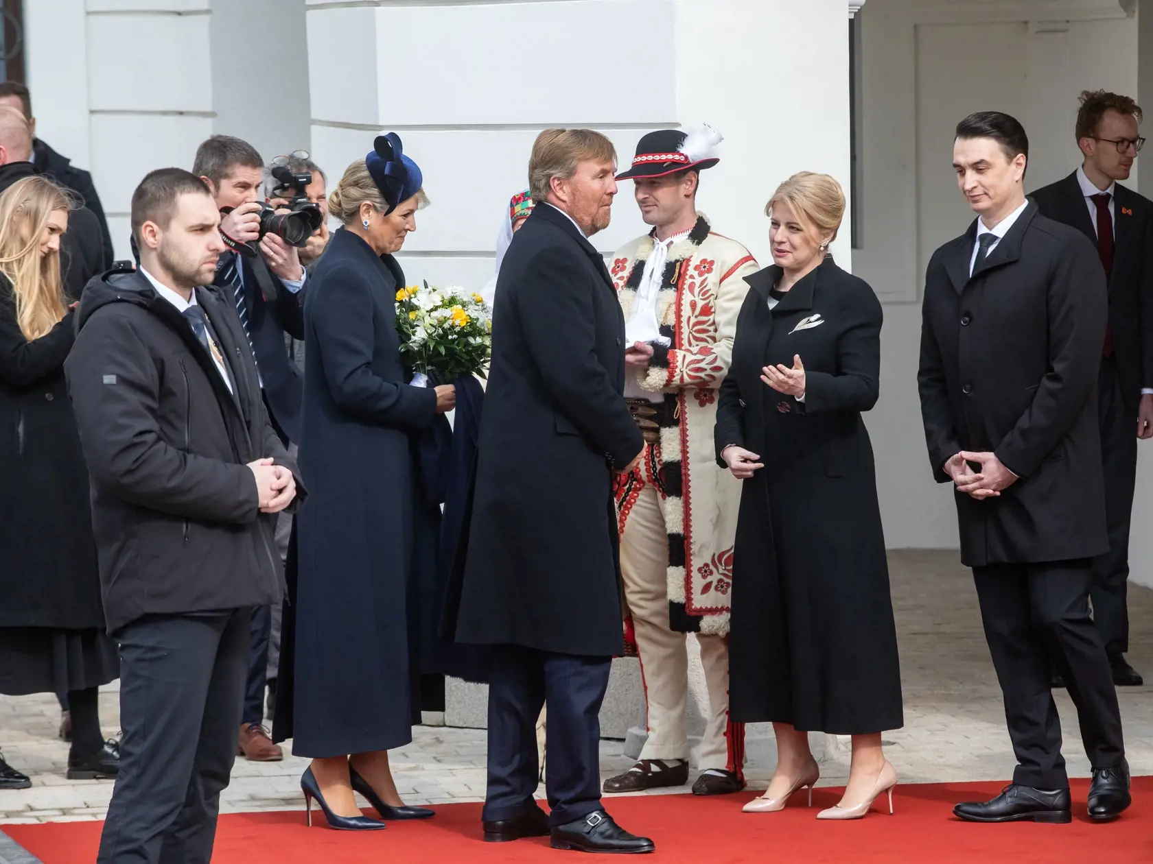 Prezidentka SR Zuzana Čaputová privítala v Prezidentskom paláci holandského kráľa Viliama-Alexandra a kráľovnú Máximu na oficiálnej trojdňovej návšteve. Na snímke je Zuzana Čaputová a Viliam Alexander.
