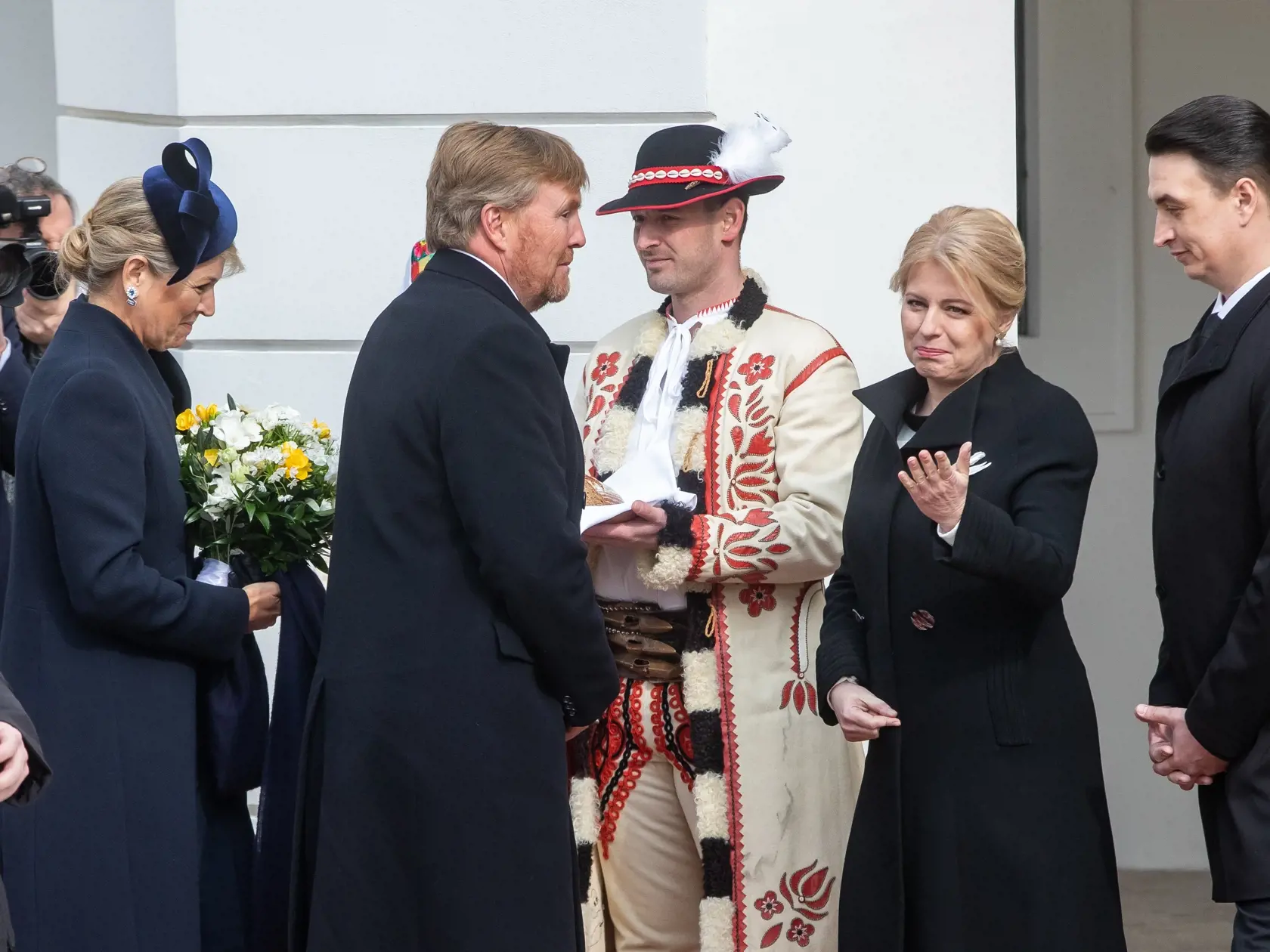 Prezidentka SR Zuzana Čaputová privítala v Prezidentskom paláci holandského kráľa Viliama-Alexandra a kráľovnú Máximu na oficiálnej trojdňovej návšteve. Na snímke je Zuzana Čaputová a Viliam Alexander.