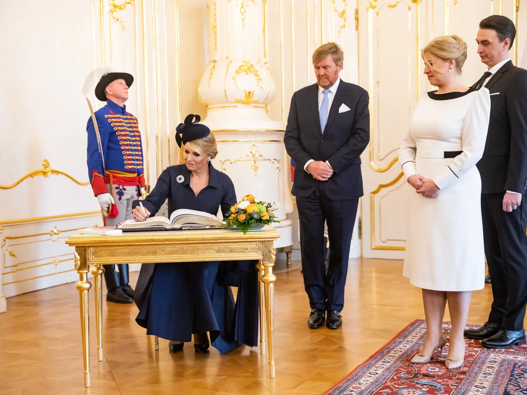 Prezidentka SR Zuzana Čaputová privítala v Prezidentskom paláci holandského kráľa Viliama-Alexandra a kráľovnú Máximu na oficiálnej trojdňovej návšteve. Na snímke je Zuzana Čaputová a Viliam Alexander.