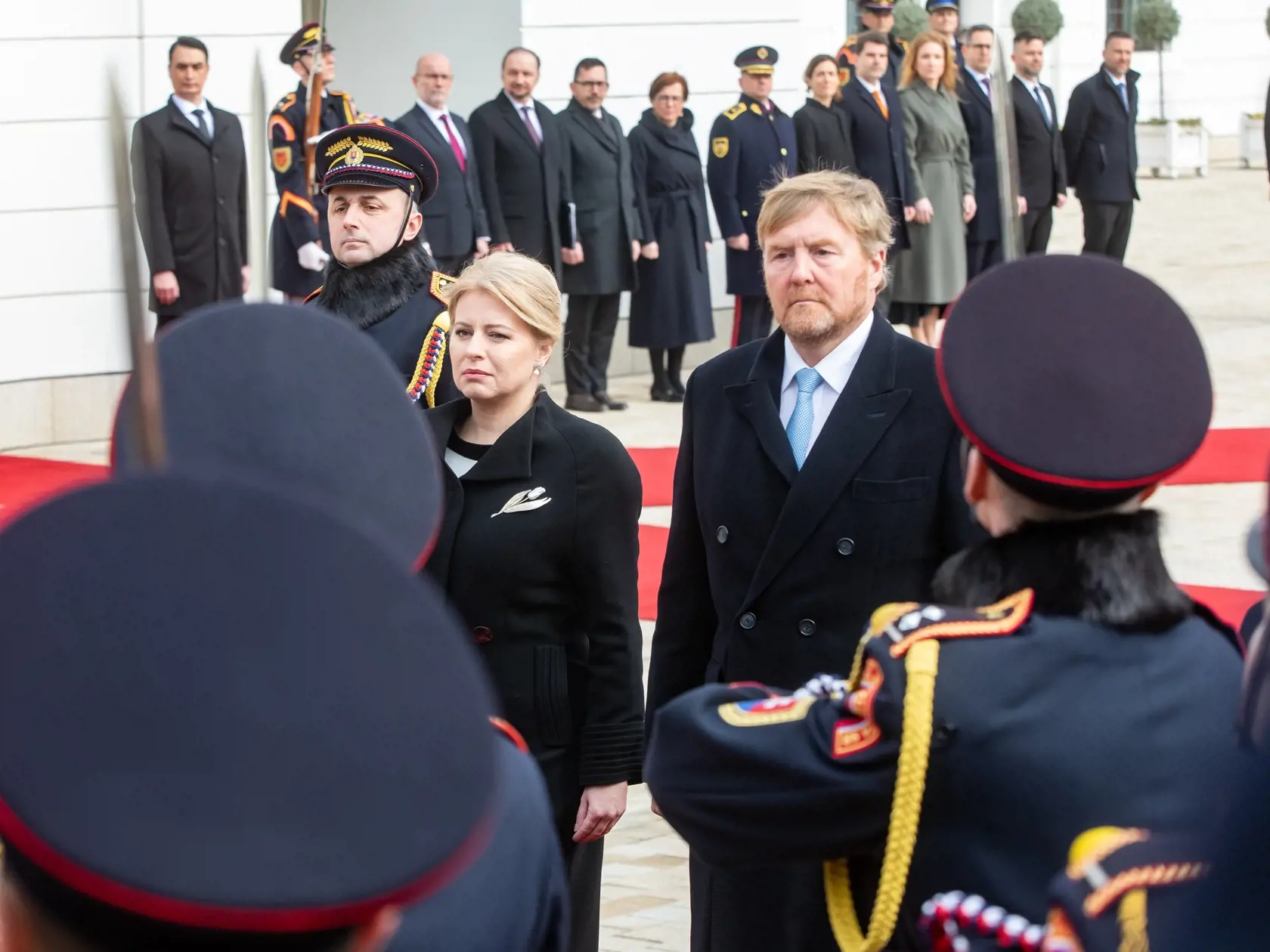 Prezidentka SR Zuzana Čaputová privítala v Prezidentskom paláci holandského kráľa Viliama-Alexandra a kráľovnú Máximu na oficiálnej trojdňovej návšteve. Na snímke je Zuzana Čaputová a Viliam Alexander.
