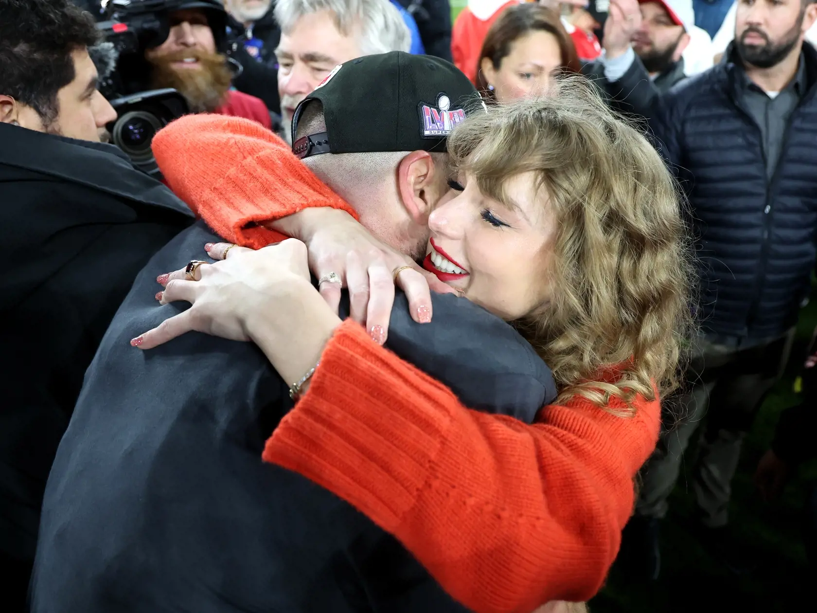 Taylor Swift vynechala len minimum zápasov Kansasu v tejto sezóne a Travisovi Kelcemu naposledy fandila v Baltimore, kde si Chiefs výhrou nad domácimi Ravens opätovne zaistili postup do Super Bowlu.