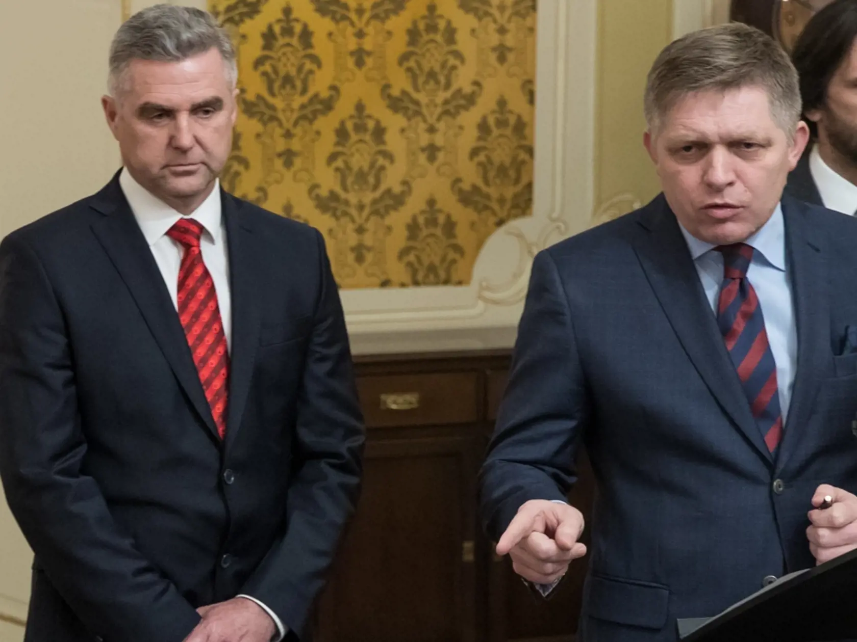 Tlačová beseda premiéra SR Roberta Fica, ministra vnútra SR Roberta Kaliňáka a priezidenta policajného zboru Tibora Gašpara k pokračovaniu vyšetrovania úkladnej vraždy investigatívneho novinára Jána Kuciaka a jeho partnerky Martiny Kušnírovej.