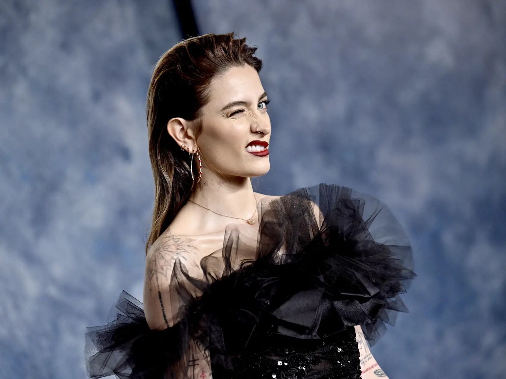 Na snímke americká modelka, speváčka, herečka a dcéra popového kráľa Michaela Jacksona Paris Jacksonová pózuje fotografom pred príchodom na Vanity Fair Oscar Party po udeľovaní cien Americkej akadémie filmových umení a vied (AMPAS) v Beverly Hills v Kalifornii v noci na pondelok 13. marca 2023. FOTO TASR/AP