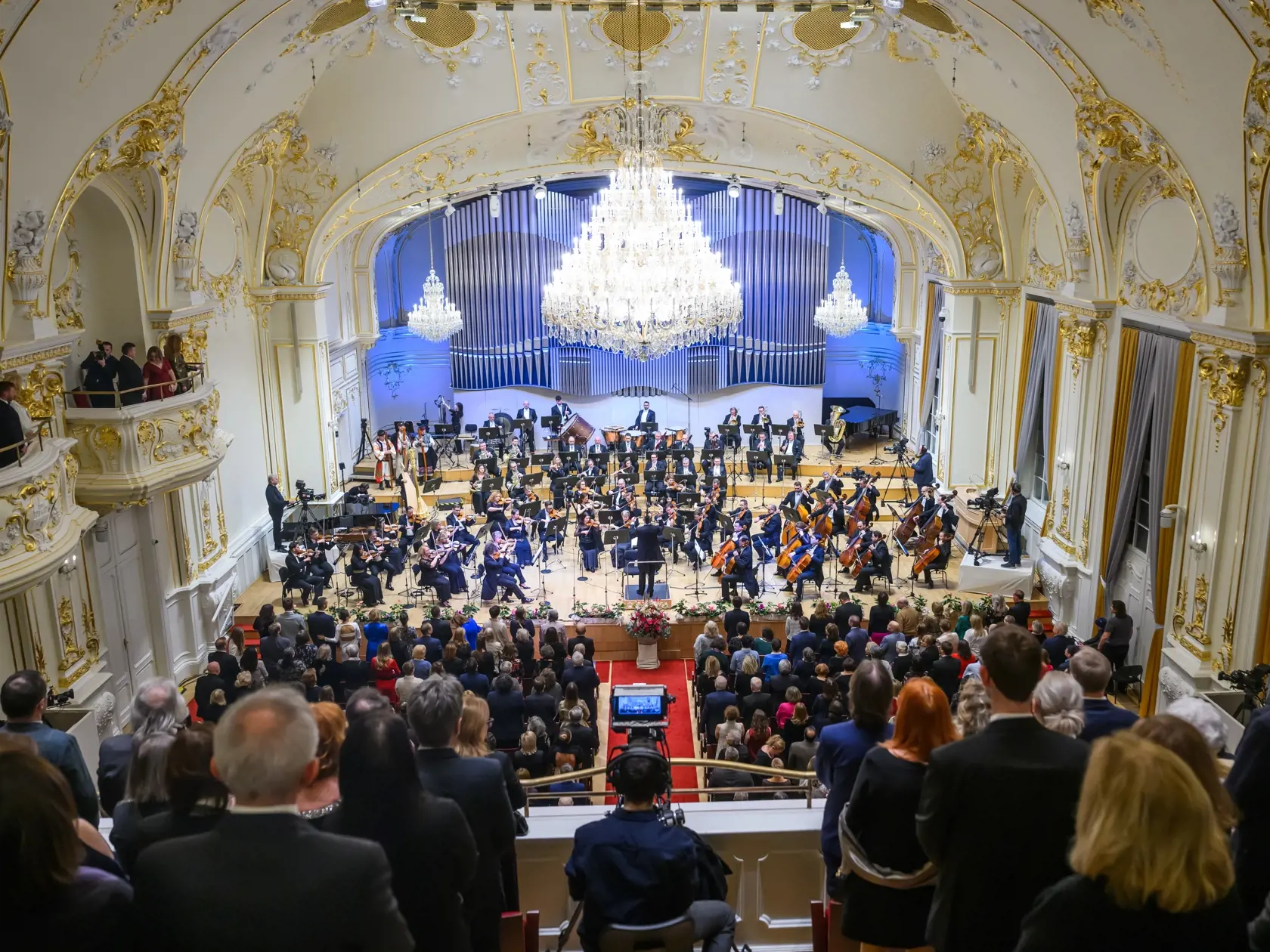 Na snímke Slovenská filharmónia (SF) hrá novú verziu štátnej hymny SR počas novoročného koncertu Slovenskej filharmónie v Bratislave 1. januára 2025. FOTO TASR - Jaroslav Novák