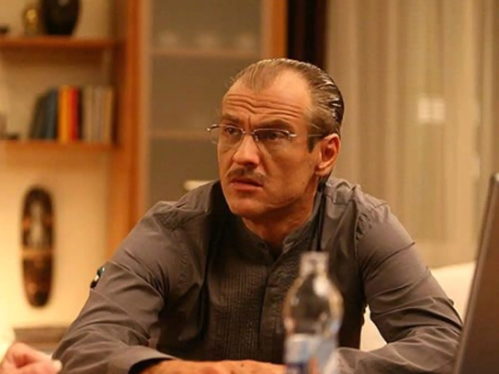 Román Luknár ako Dudko
Dudko bol architekt z Košíc a do Paneláka sa presťahoval kvôli synovi, ktorý mal problémy s drogami.  So ženou Soňou (Zuzana Haasová) sa spoznal ešte v čase, keď bol prvý raz ženatý. Dušan bol síce dobrák, no ani zďaleka žiadny svätec. So synom Patrikom (Samuel Spišák) mali k sebe istý čas blízko, dokonca mali rovnakú milenku Zdenku (Barbora Švidraňová). Po vážnej nehode stratil Dušan chuť do života, no nakoniec sa spamätal a vrátil do „starých koľají”.