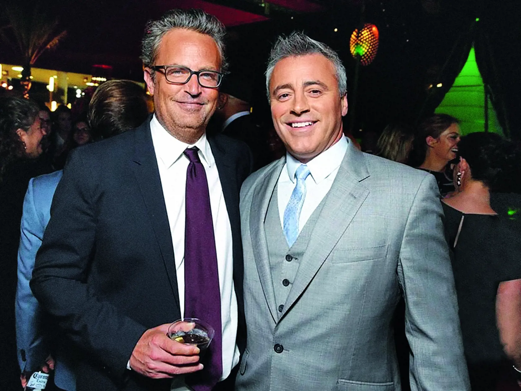Herci z Priateľov zostali kamošmi aj po skončení nakrúcania.Matt LeBlanc a Matthew Perry sa objavili v niekoľkých spoločných rozhovoroch a talkshow, kde spomínali na svoje časy v Priateľoch.