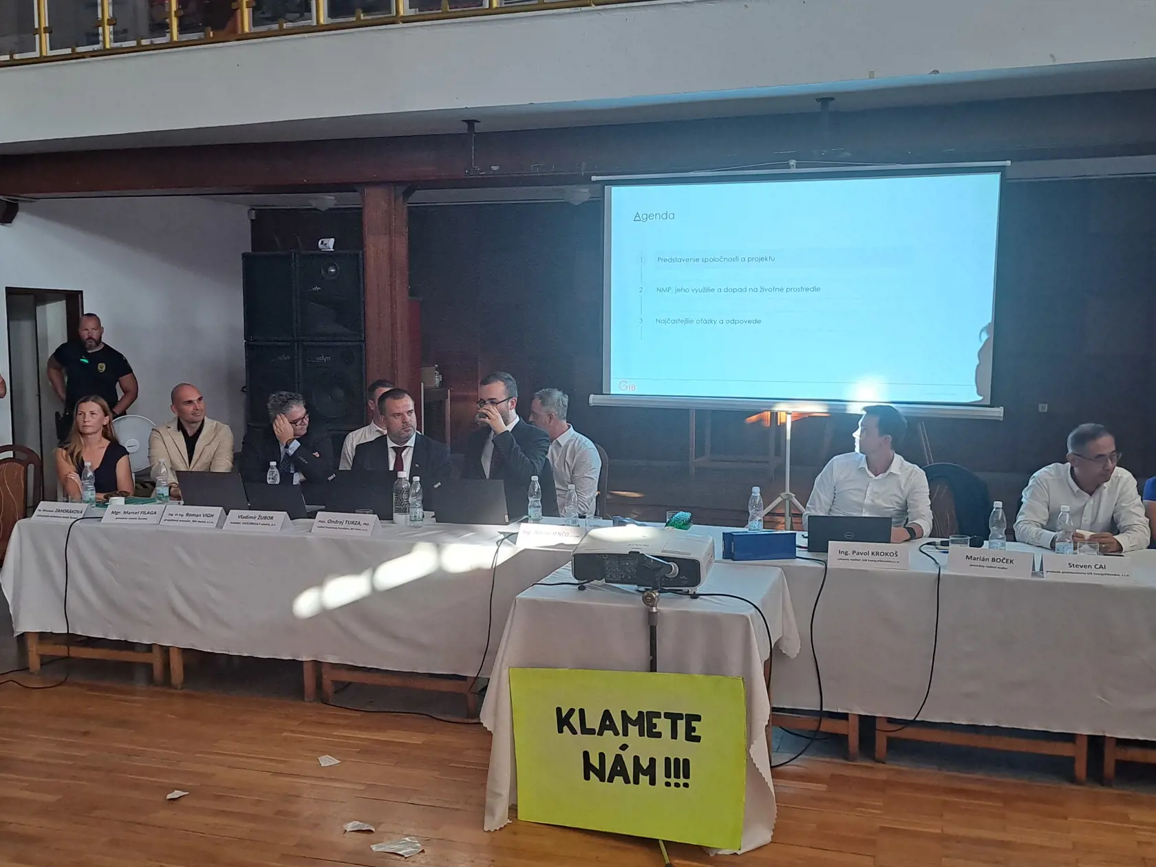 Obyvatelia Šurian a okolitých obcí majú z chystanej baterkárne v Šuranoch veľmi veľký strach.