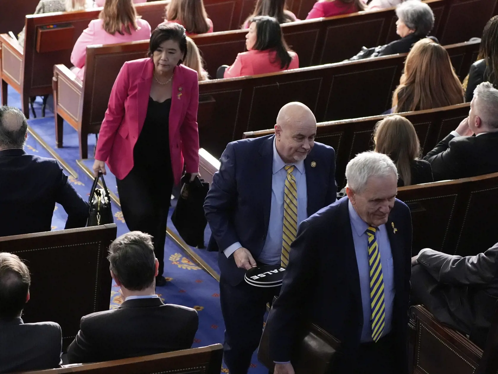 WA 4 Washington - Zákonodárcovia Demokratickej strany odchádzajú počas príhovoru amerického prezidenta Donalda Trumpa z amerického Kongresu vo Washingtone v utorok 4. marca 2025. FOTO TASR/AP  

Democrats depart as President Donald Trump addresses a joint session of Congress at the Capitol in Washington, Tuesday, March 4, 2025. (AP Photo/Alex Brandon)