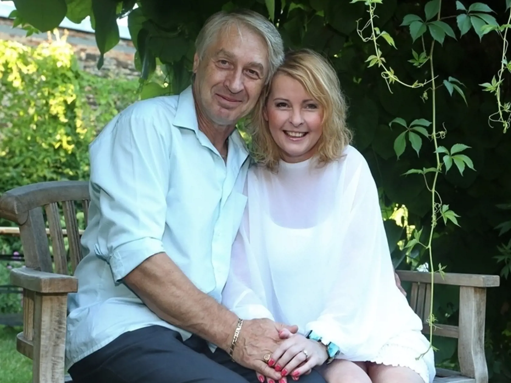 Josef Rychtář a Iveta Bartošová sa zasnúbili.