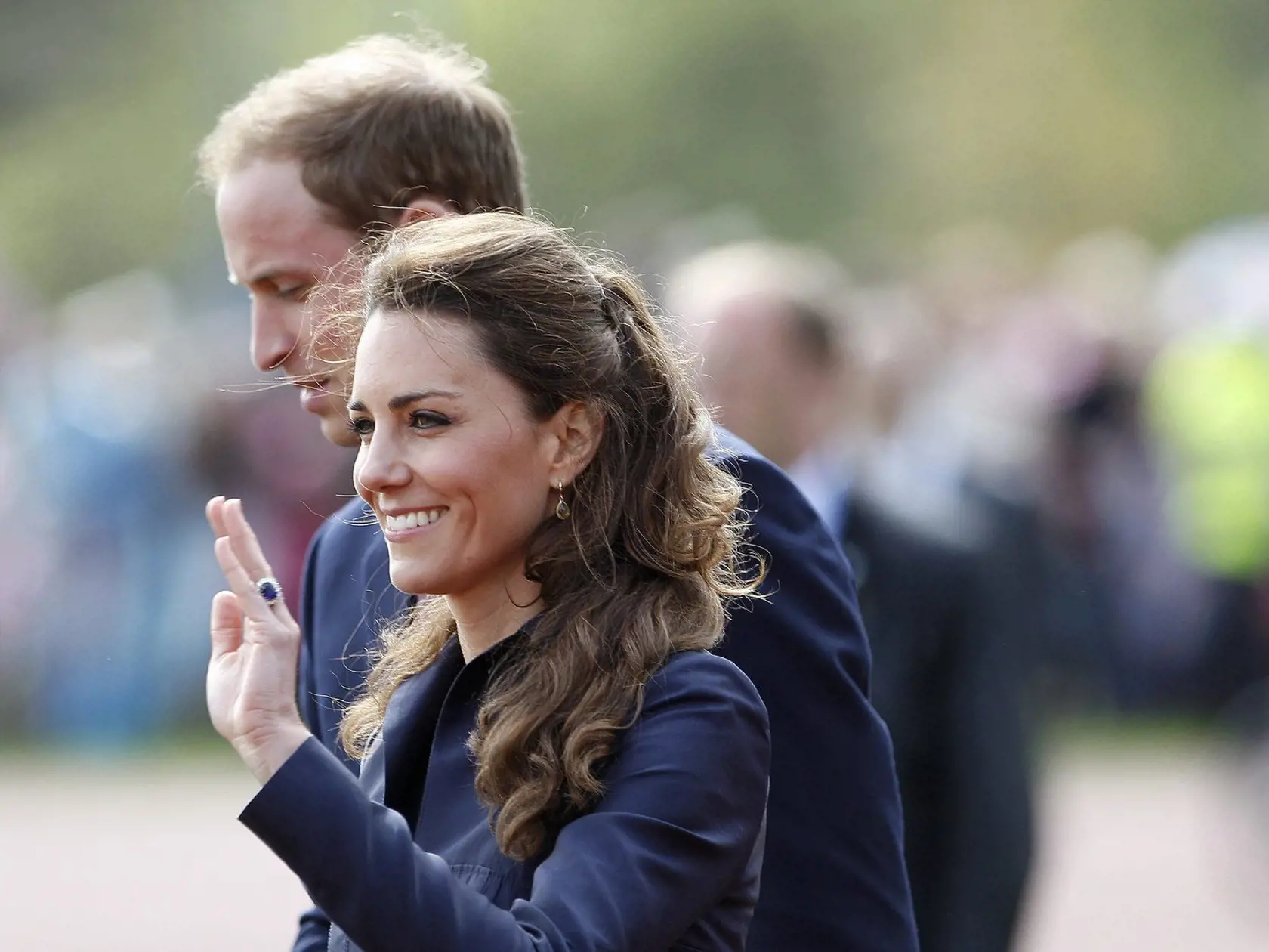 Kate si musela dát zmenšit zásnubní prsten