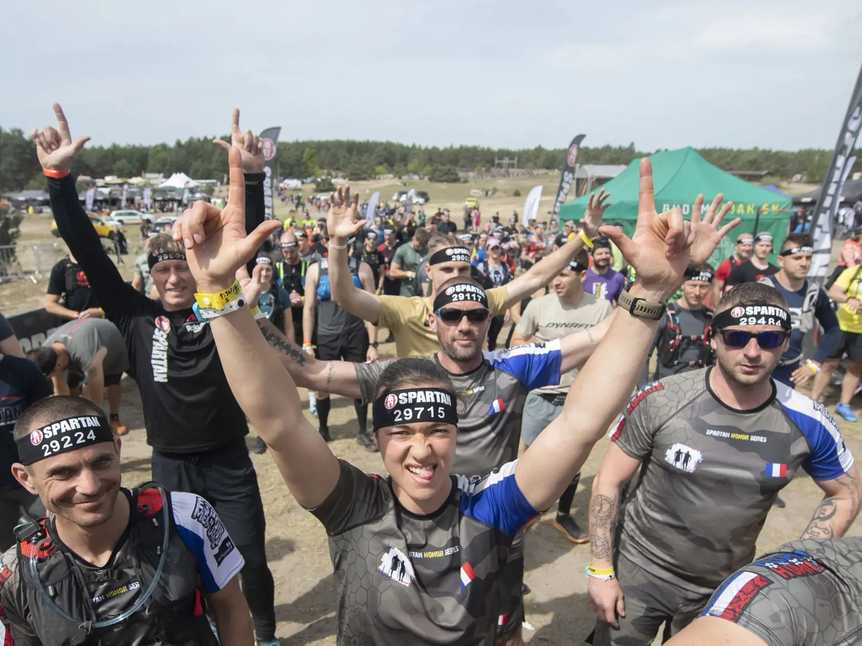 Snímka z podujatia Spartan race 2024 v areáli Vojenského technického a skúšobného ústavu (VTSÚ) Záhorie pri Senici 28. apríla 2024