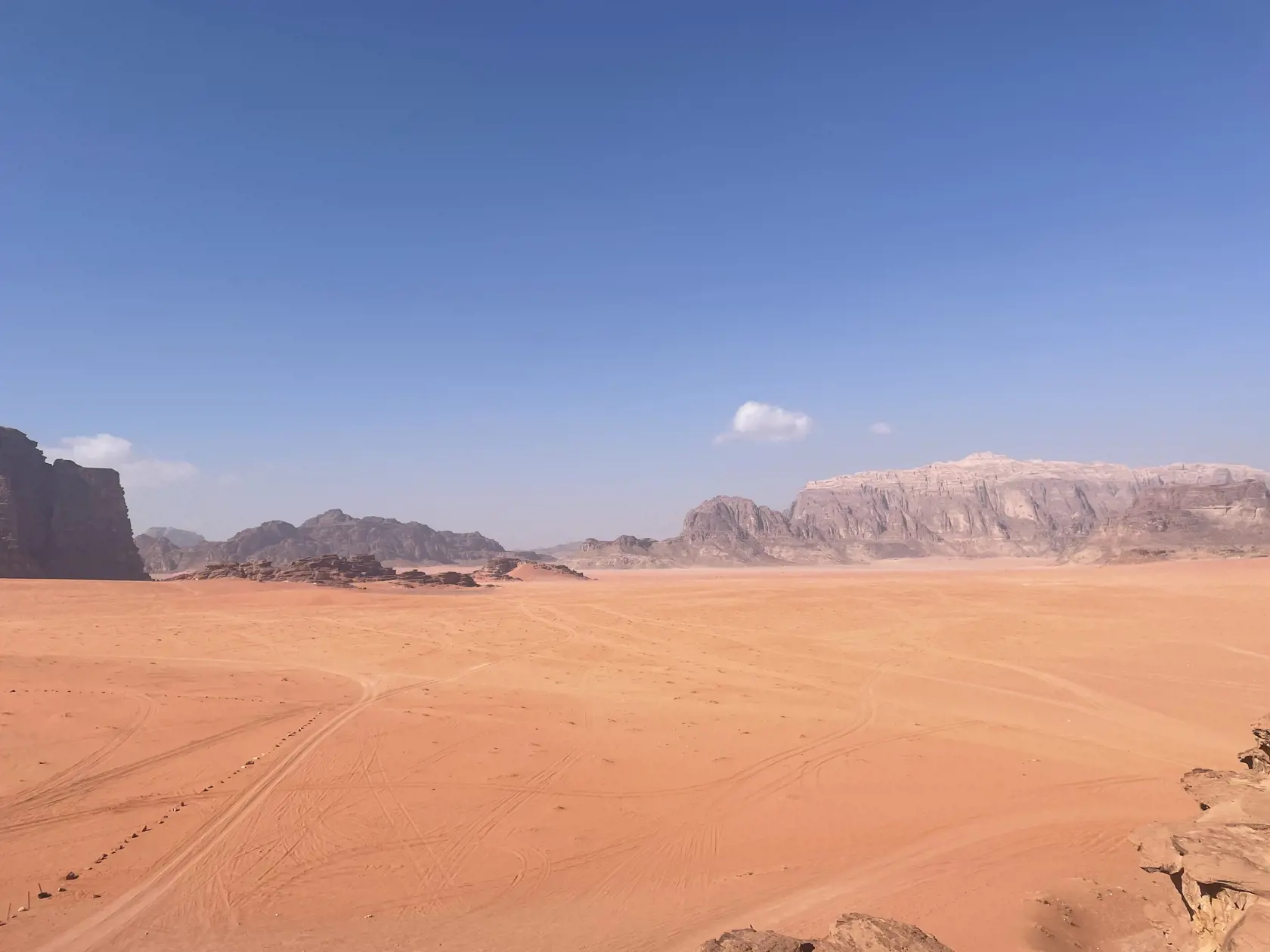 púšť Wadi Rum vyzerá ako planéta Mars, niet divu, že sa tu natáčal pred pár rokmi film Marťan