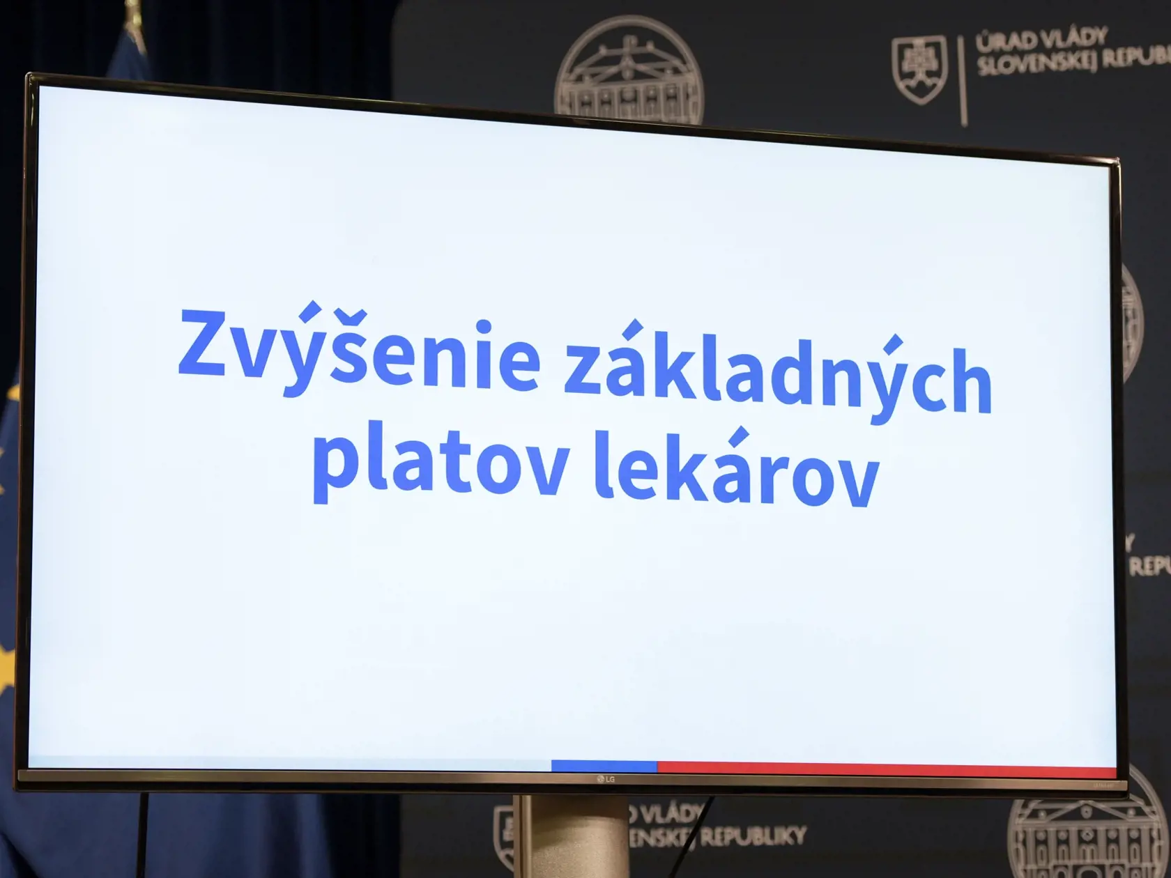 Vlani v auguste sa vláda pokúšala krízu zastaviť zvýšením platov lekárov. Kríza sa však neprehlbovala, lekári a politici si posielali drsné odkazy.  FOTO TASR - Pavol Zachar