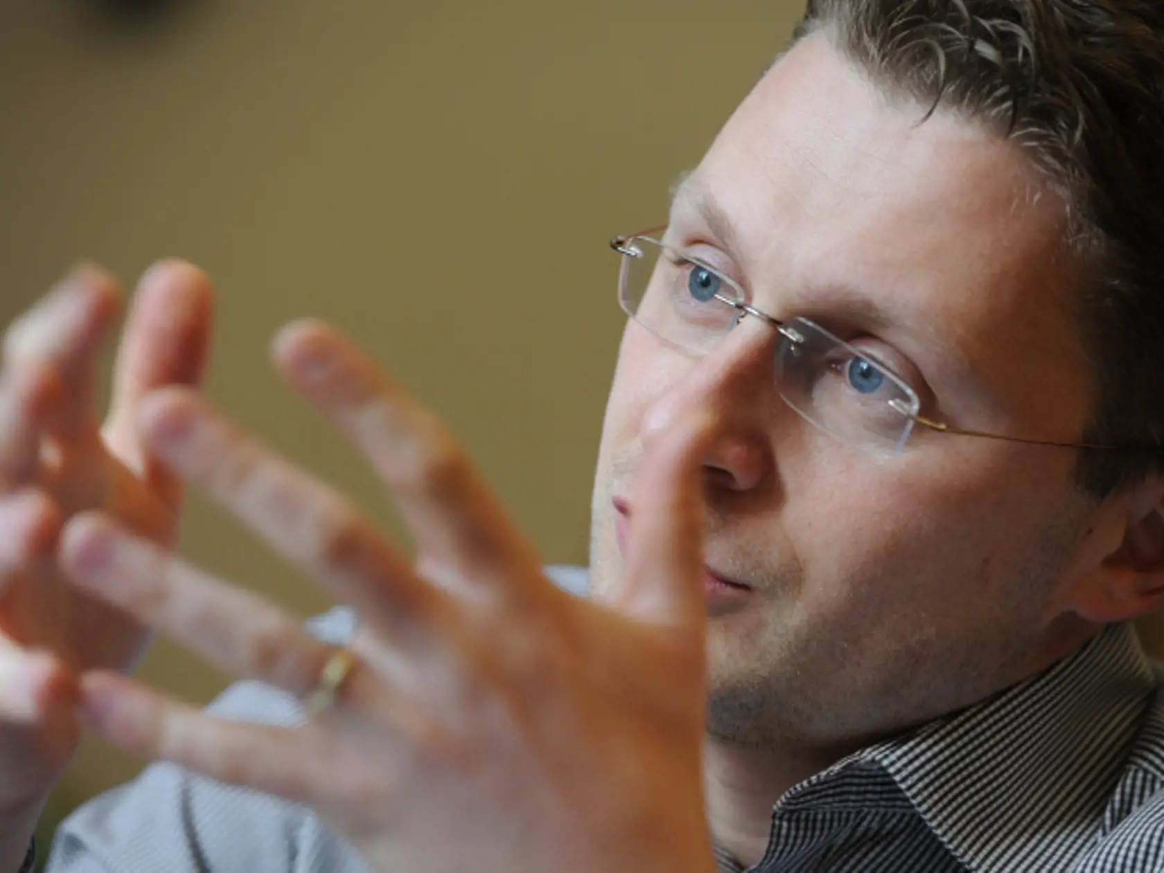 "V tejto požiadavke šlo o to, aby mal riaditeľ nemocnice zodpovednosť za svoje rozhodnutie neprijať lekárov a sestry, ktorí sa hlásia do nemocnice,“ tvrdí Peter Visolajský, predseda Lekárskeho odborového združenia.