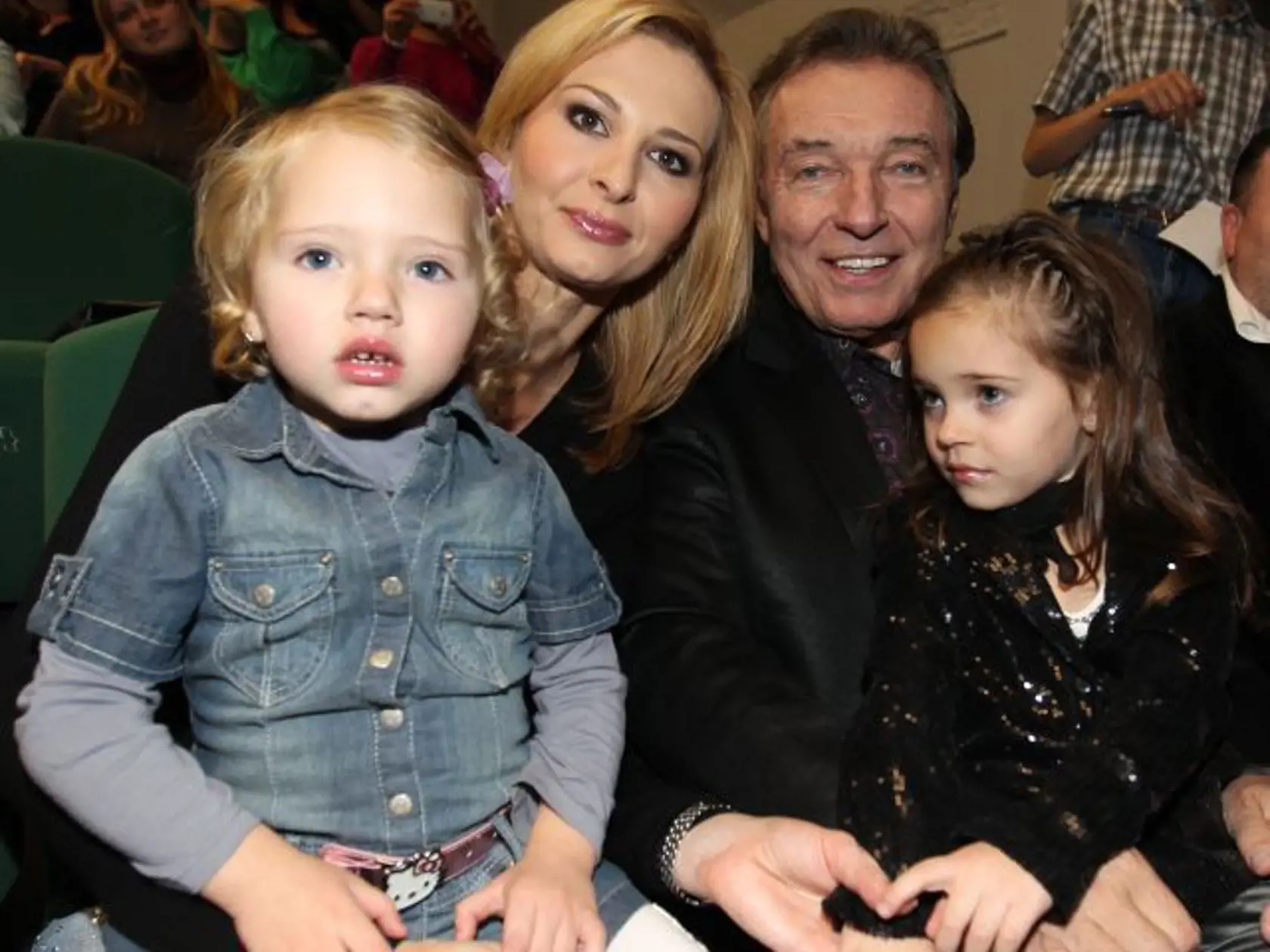 Sotva Karel a Ivana koupili dcerkám dětské činky,