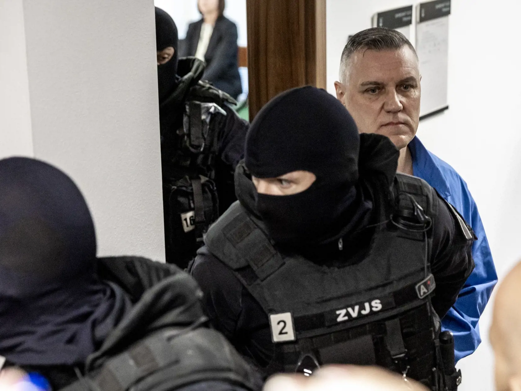 Rozhodovanie o podmienečnom prepustení Mikuláša Černáka. 