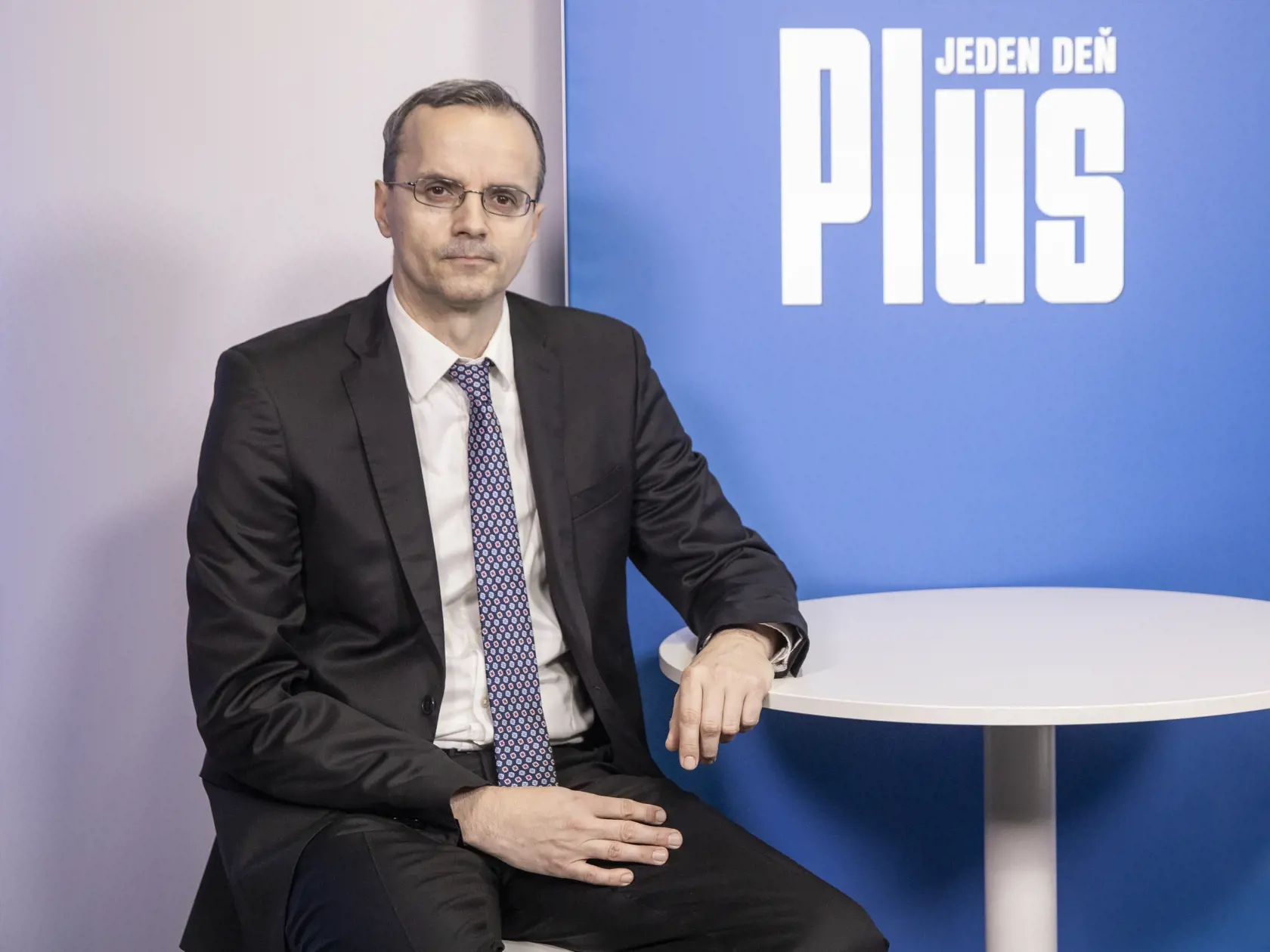 Na snímke je Diskusná relácia “Plus jeden deň”, ktorej hosťom bol sudca Krajského súdu v Bratislave Peter Šamko.