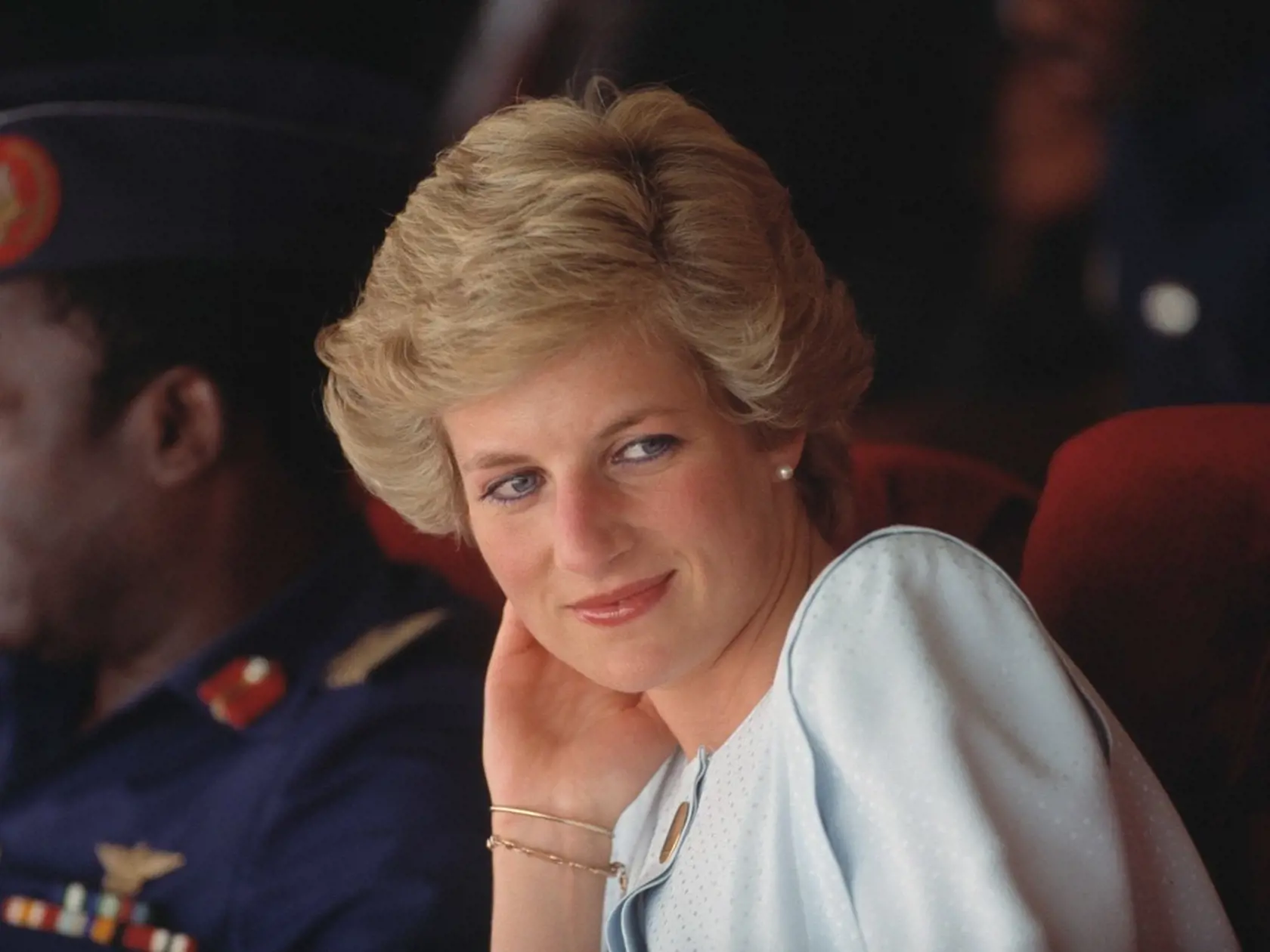 Na verejnosti princezná Diana rozdávala úsmevy, v súkromí trpela.