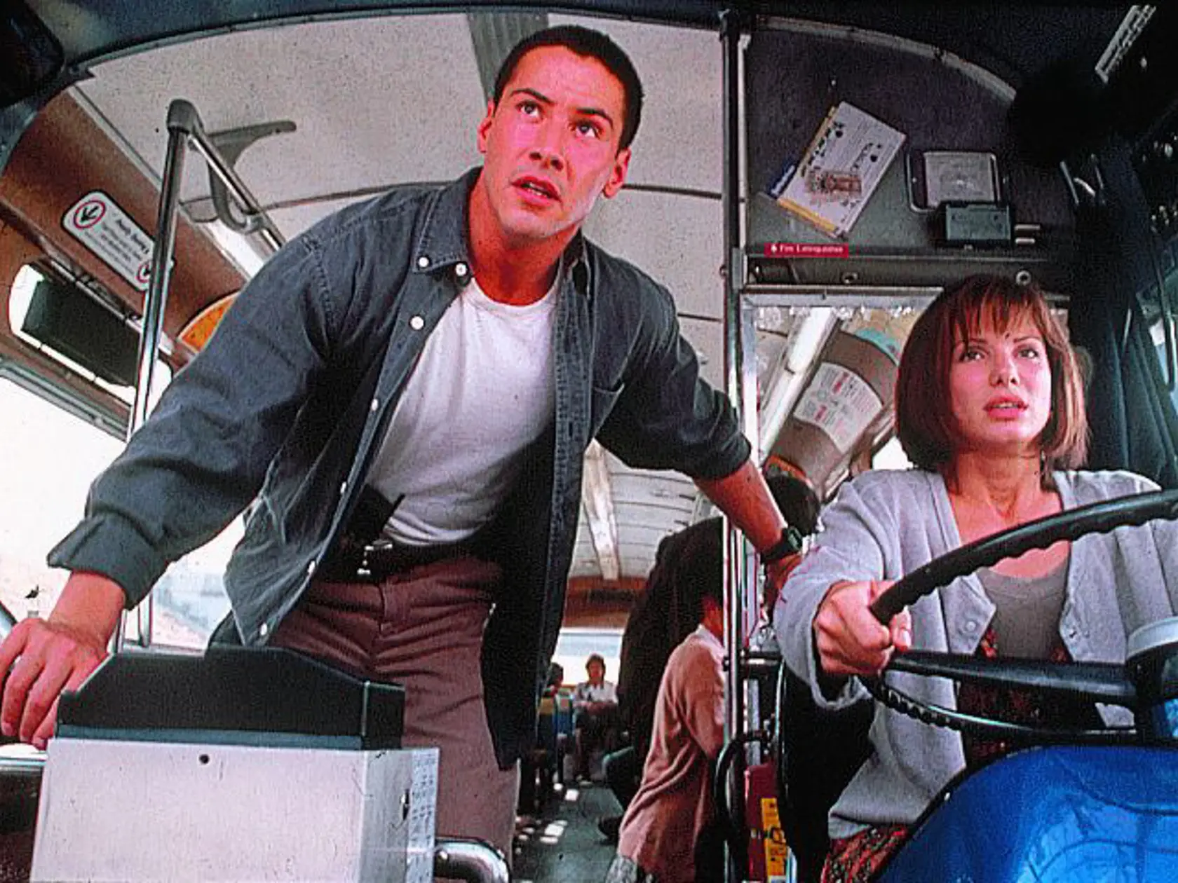 Keanu Reeves a Sandra Bullock vo filme Nebezpečná rýchlosť.
