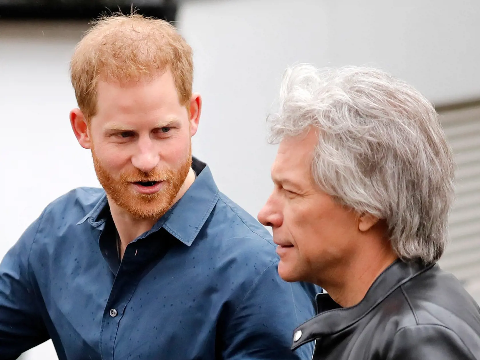 Princ Harry a Bon Jovi pracujú na spoločnej pesničke.