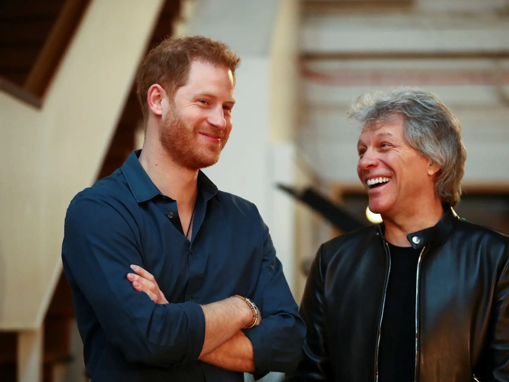 Princ Harry a Bon Jovi pracujú na spoločnej pesničke.