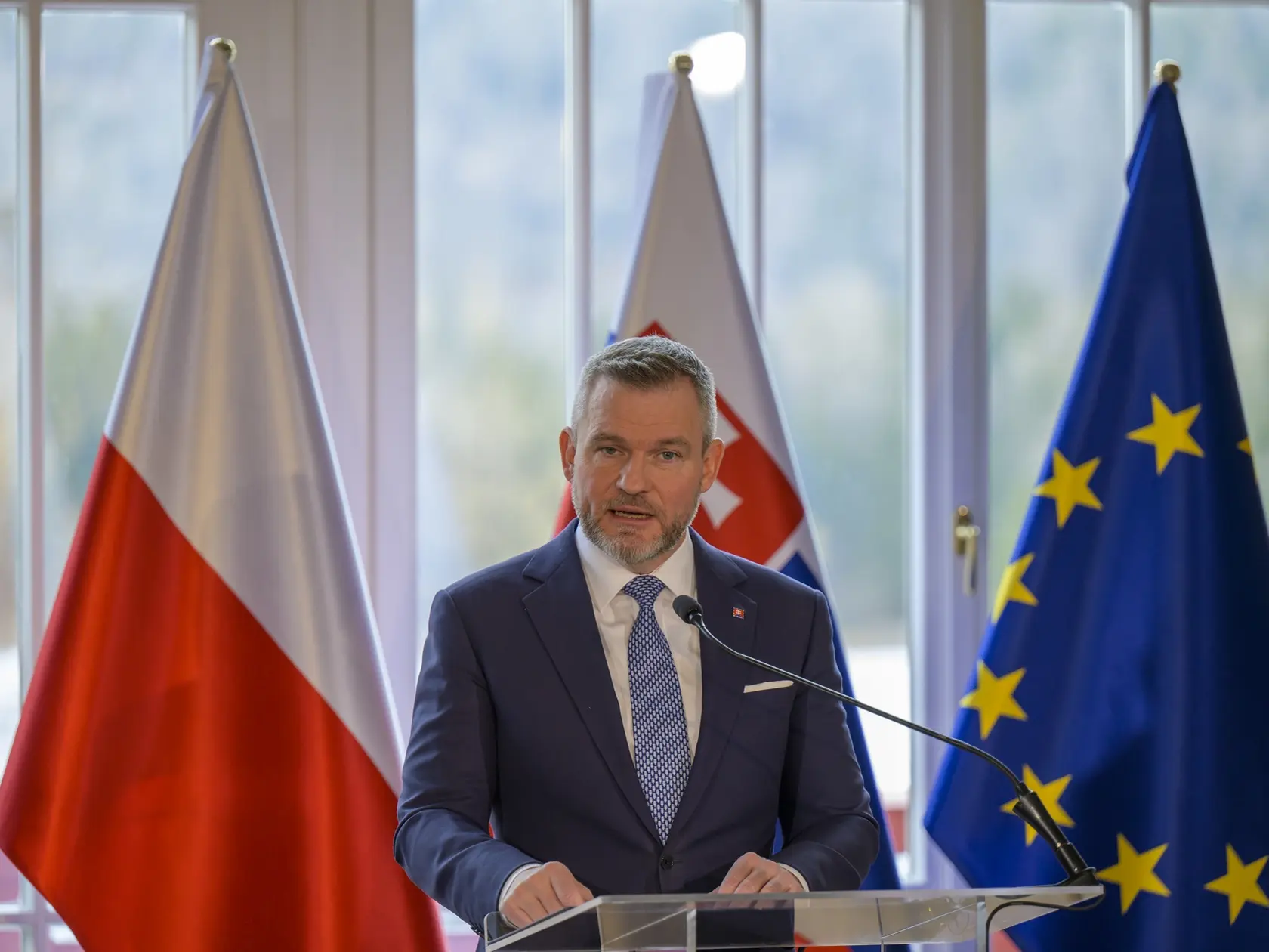 Na snímke slovenský prezident Peter Pellegrini hovorí počas tlačovej konferencie pri príležitosti rozlúčkovej návštevy prezidenta Poľskej republiky Andrzeja Dudu na Slovensku na Štrbskom Plese v utorok 1. apríla 2025. FOTO TASR - Veronika Mihaliková