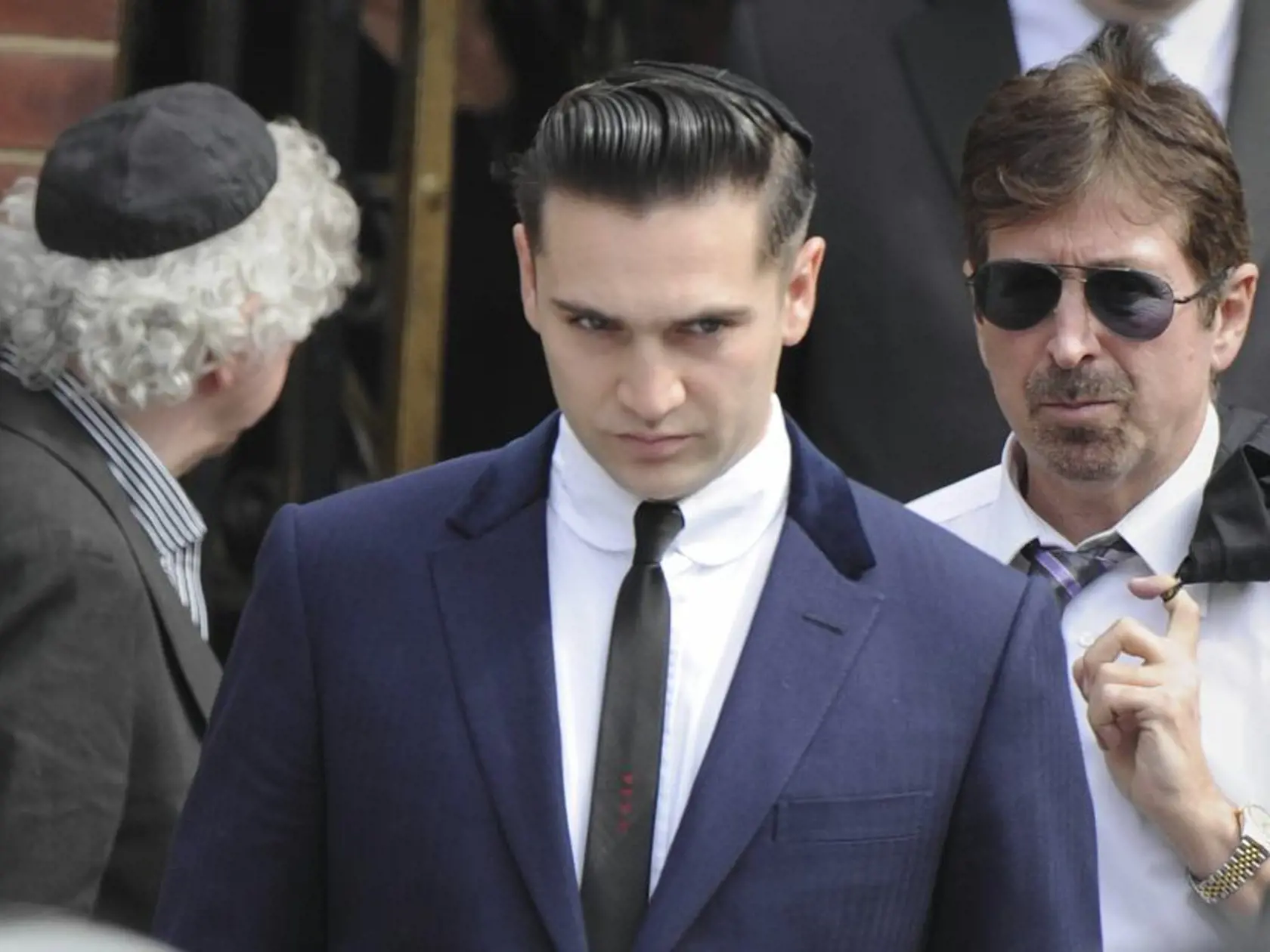Britský režisér Reg Traviss odchádza z krematória