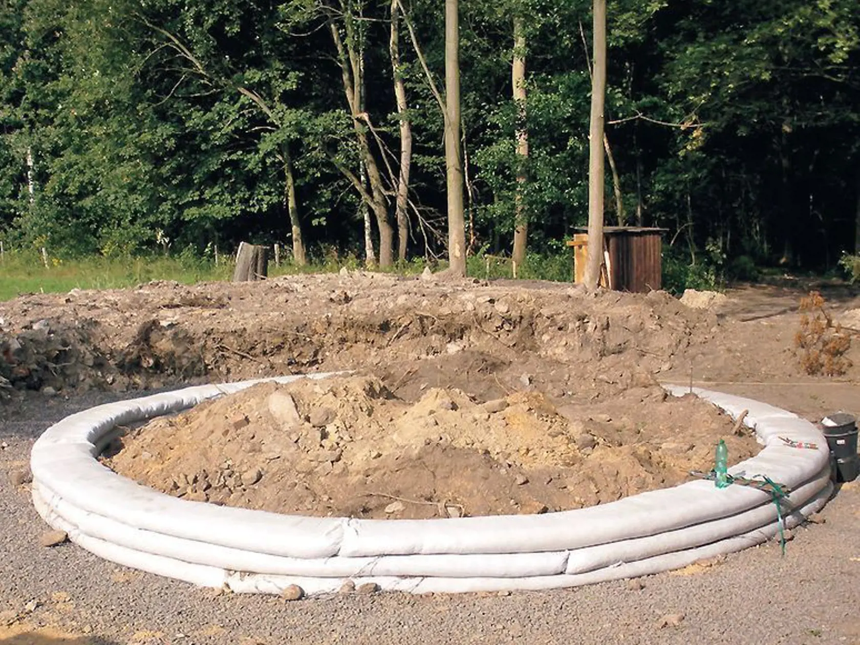 Hlavnou zásadou je použitie materiálu z miesta