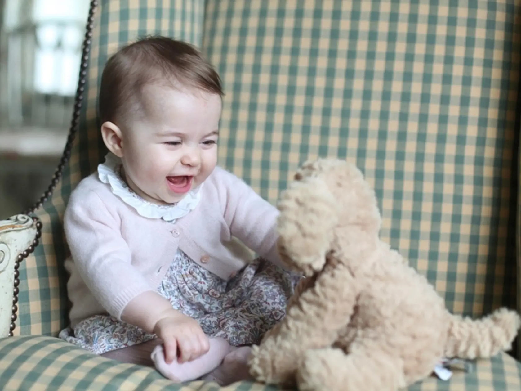 Princezná Charlotte: Ten úsmev je celý po tatovi.