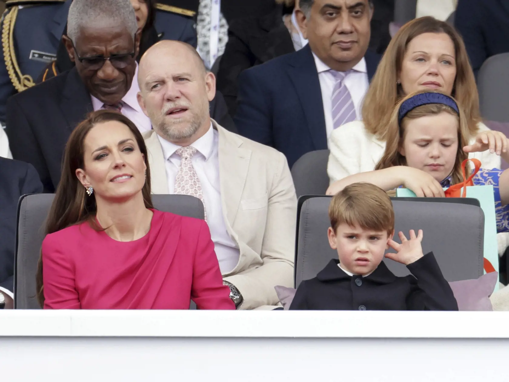 Vojvodkyňa Kate s najmladším synom princom Louisom
