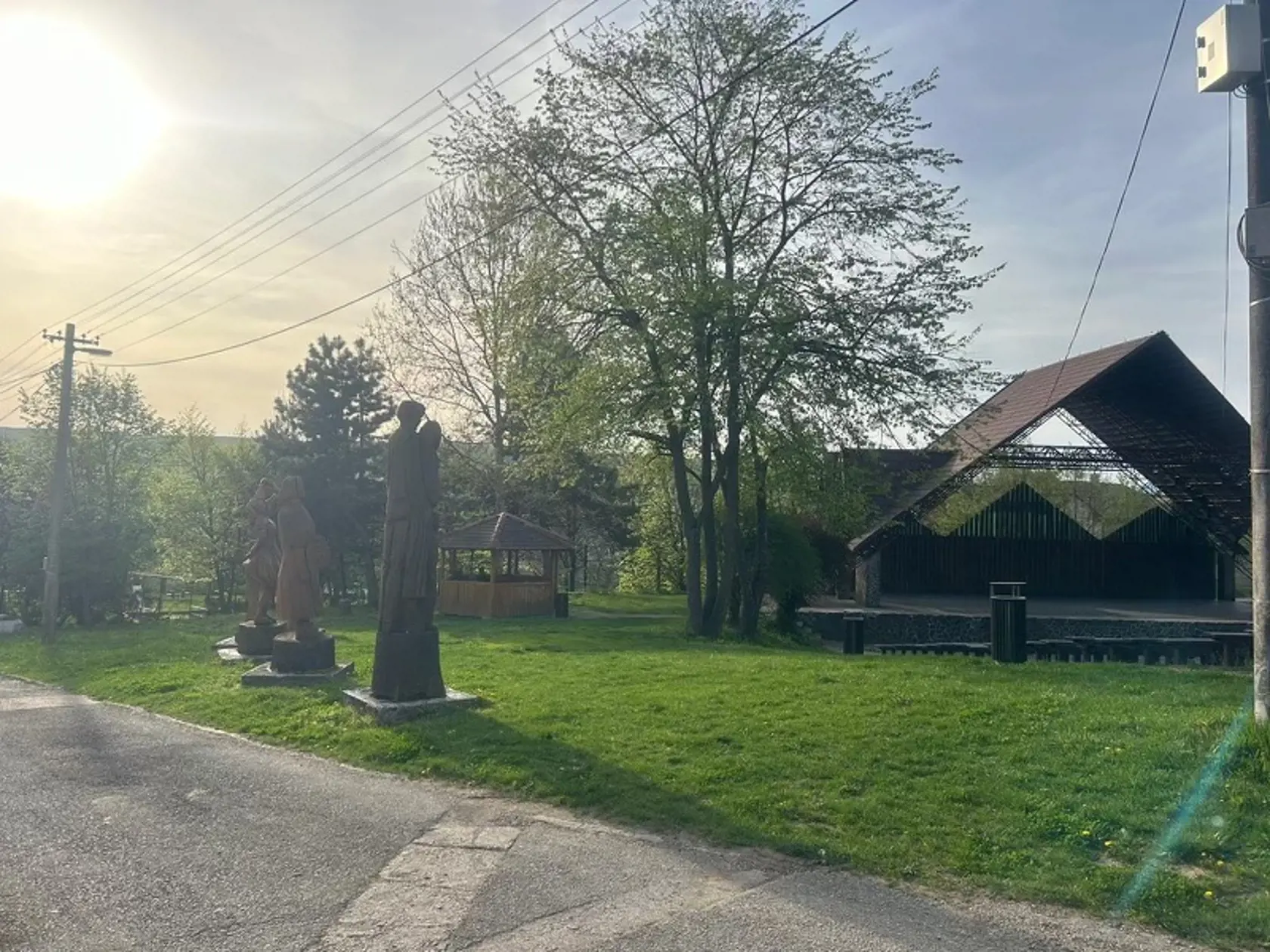 Rozhanovce - obžalovaný z vraždy žije po prepustení z väzby v tej istej obci ako matka zavraždeného.