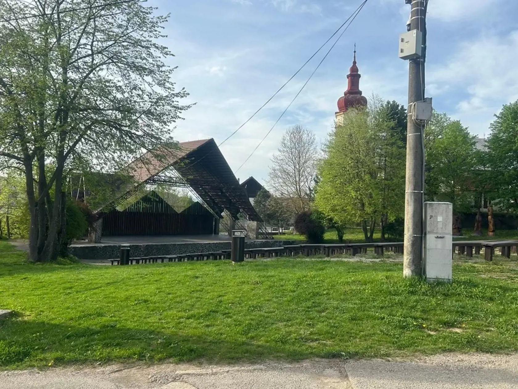 Rozhanovce - obžalovaný z vraždy žije po prepustení z väzby v tej istej obci ako matka zavraždeného.