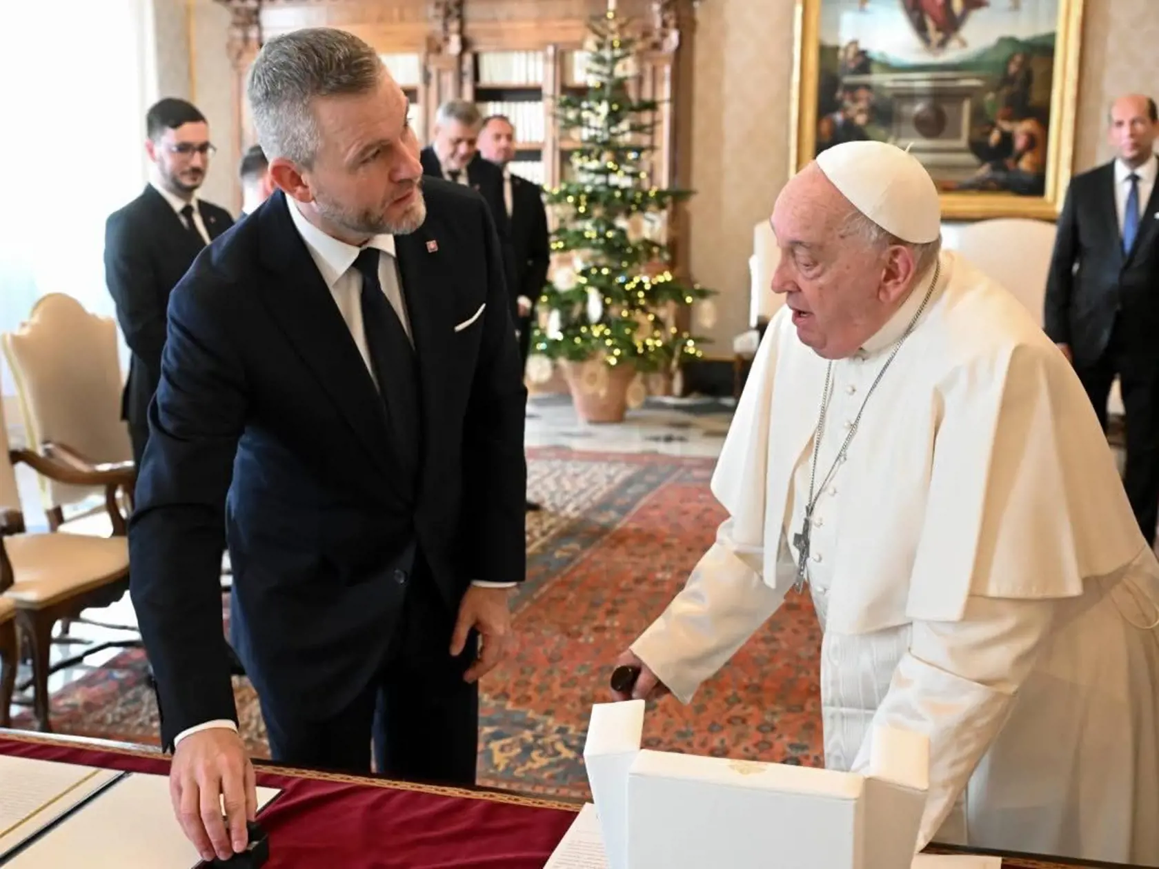 Peter Pellegrini počas stretnutia s pápežom Františkom