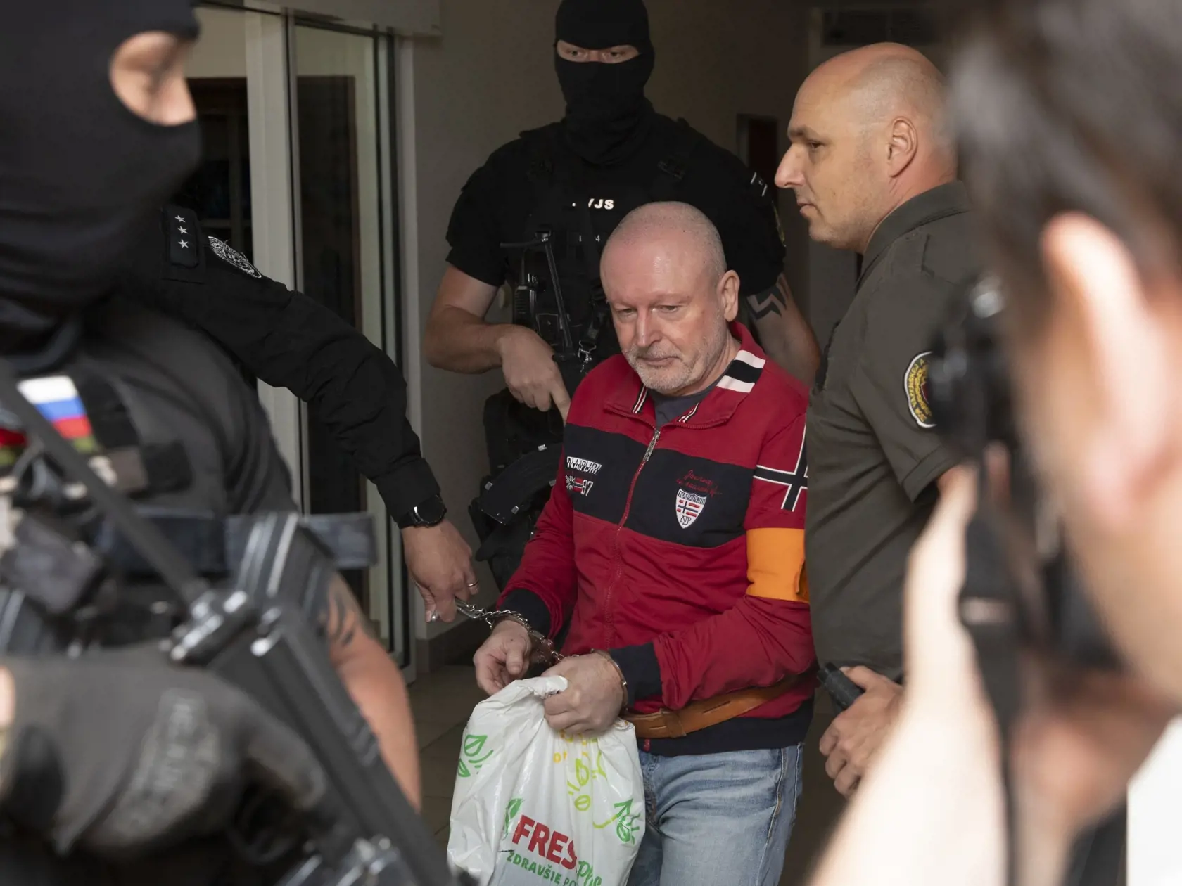 Najvyšší súd zrušil Róbertovi Lališovi alias Kýblovi doživotný trest, na ktorý bol odsúdený a prípad vrátil na opätovné prejednanie Špecializovanému trestnému súdu.