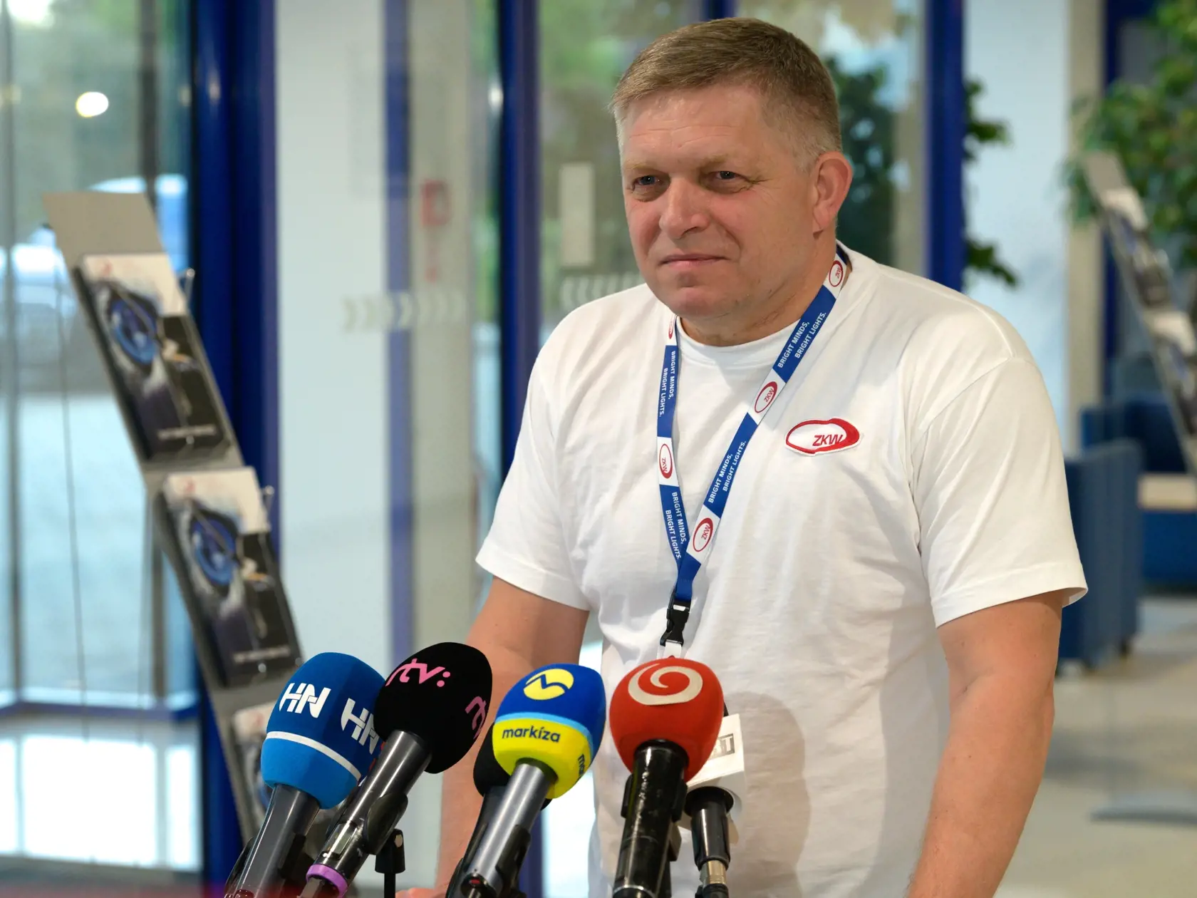 „Z tejto nočnej zmeny sa mnohí možno smejú, ale Robert Fico vie, že takéto podujatia, ktoré niekto iný považuje za bizár, sú určené pre jeho cieľovku. Jeho voliči vedia, že táto aktivita nerobí z neho nejakého robotníka, ale vedia oceniť, že sa jednoducho pokúsil vcítiť do ich životnej situácie. A keď opäť raz prídu voľby, lepšie situovaní ľudia a liberálnejšie médiá sa budú čudovať, že prečo Fico opäť raz uspel,“ myslí si Řádek.