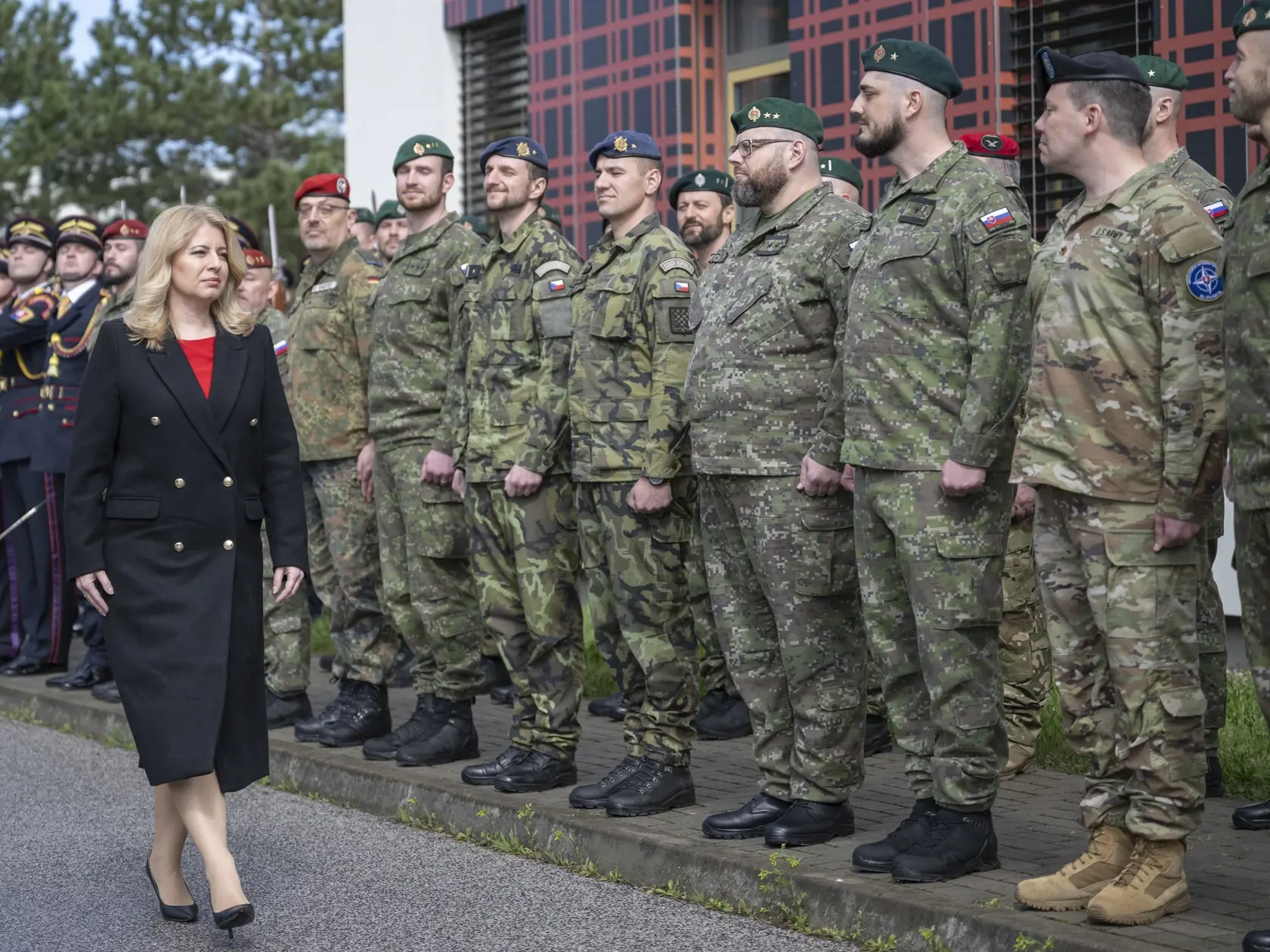 Prezidentka SR Zuzana Čaputová navštívila pri príležitosti 20. výročia vstupu SR do Severoatlantickej aliancie Styčný tím pre integráciu síl NATO v bratislavských Vajnoroch 28. marca 2024. FOTO TASR - Martin Baumann