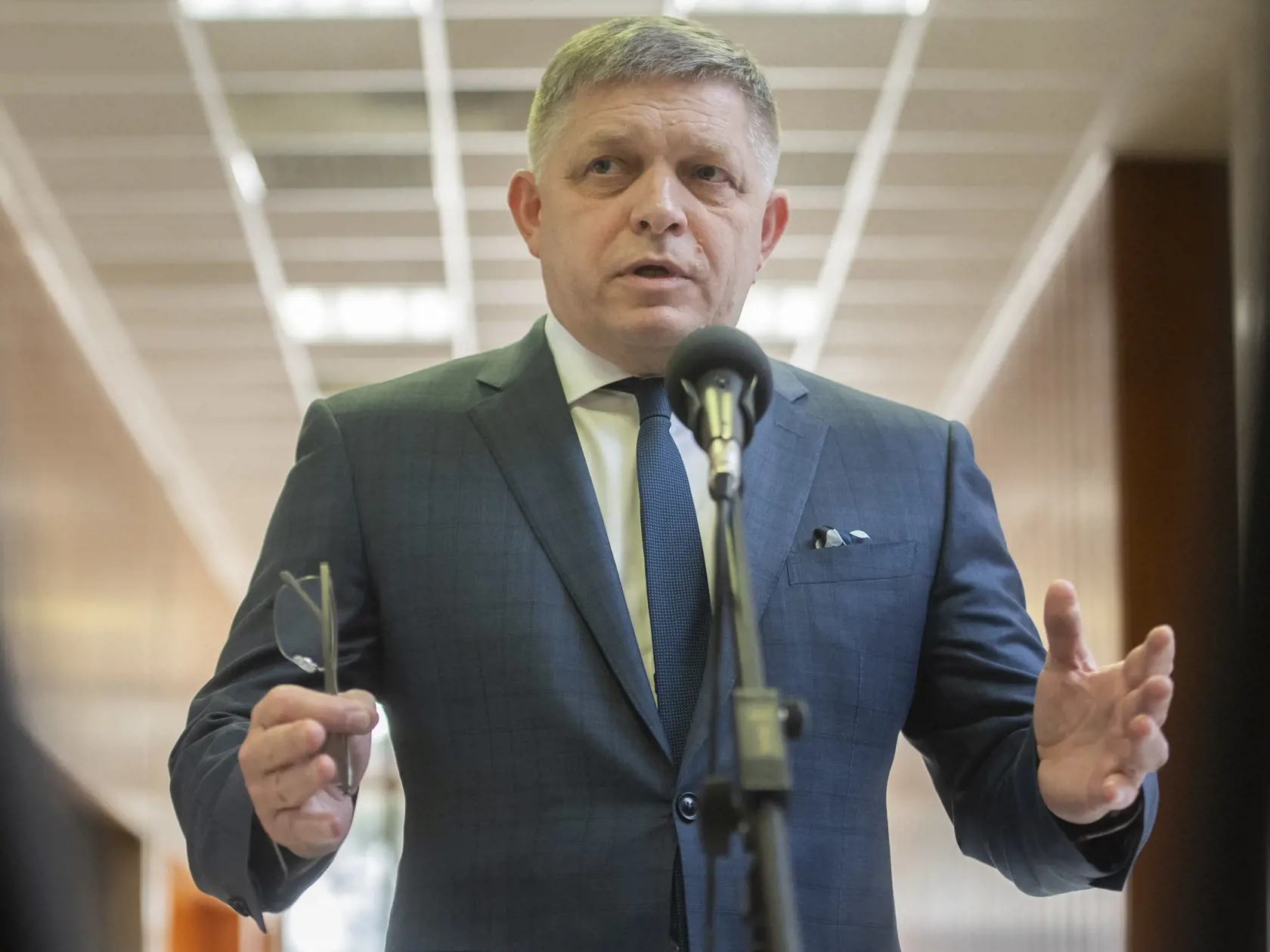 Na snímke premiér SR Robert Fico (Smer-SD) počas brífingu po skončení 19. rokovania vlády SR 26. februára 2024 v Bratislave.