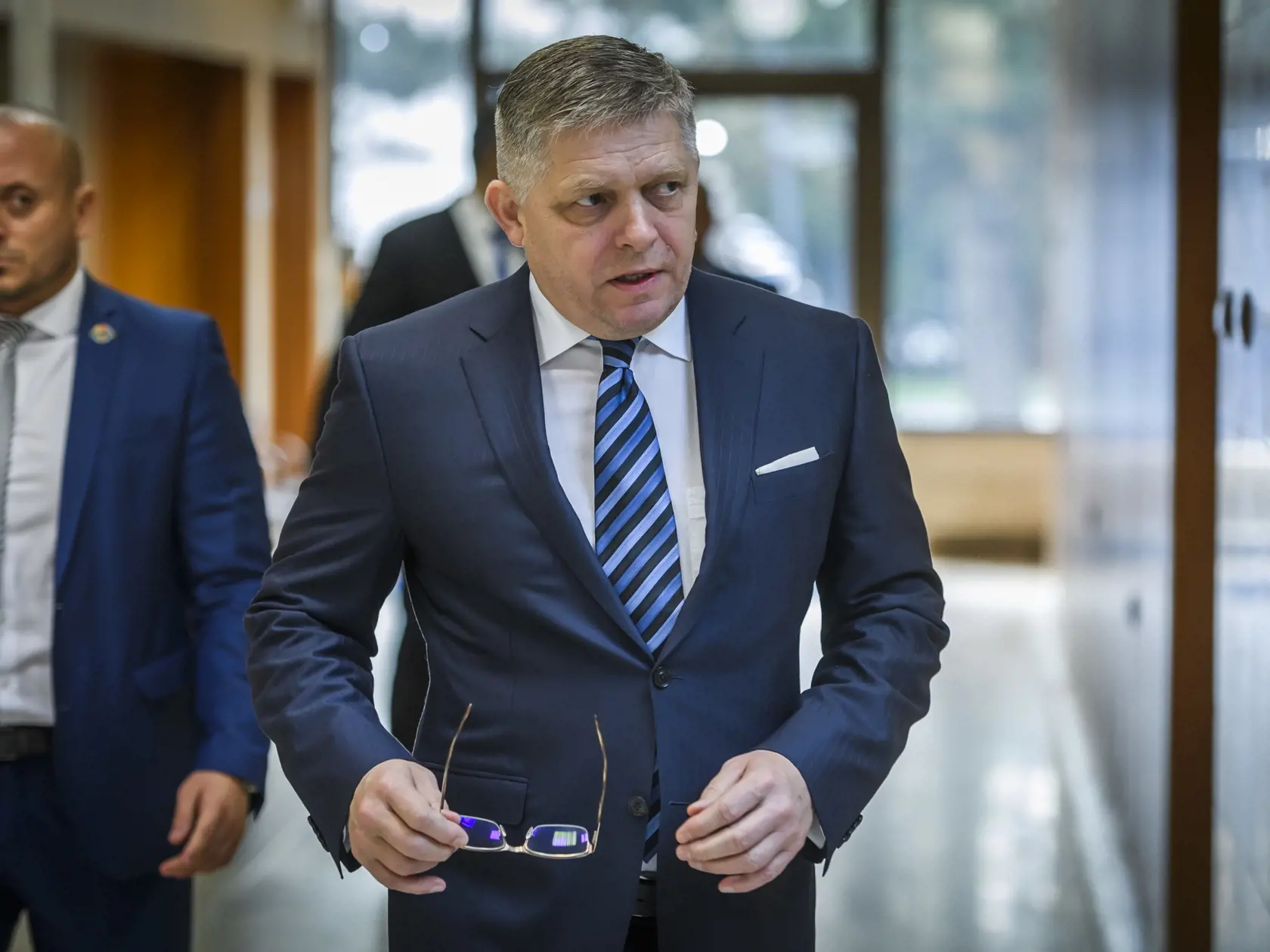 Na snímke predseda vlády SR Robert Fico (Smer-SD)  prichádza na  23. rokovanie vlády SR v Bratislave 13. marca 2024.